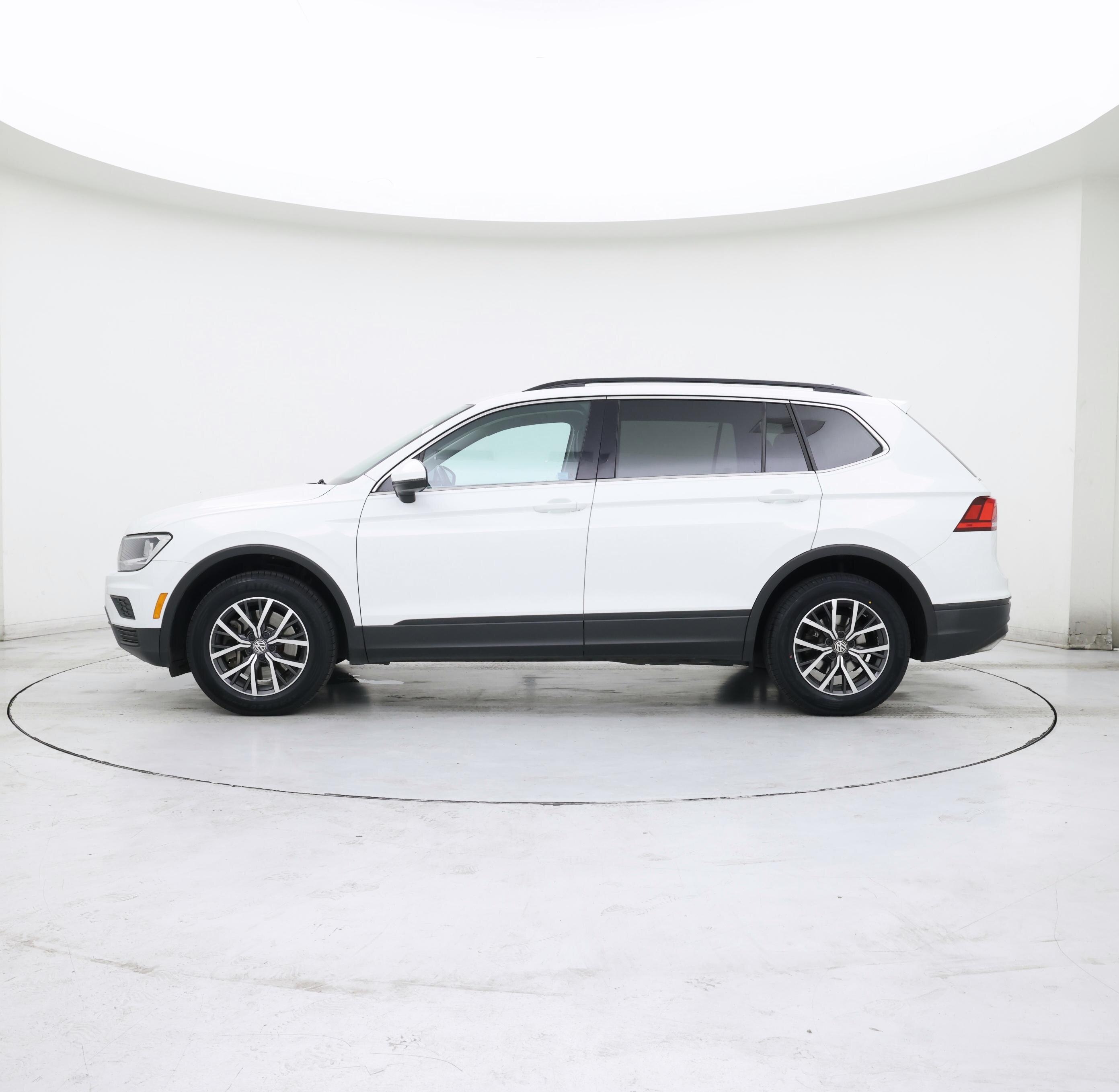 Thumbnail: 2019 Volkswagen Tiguan - 3