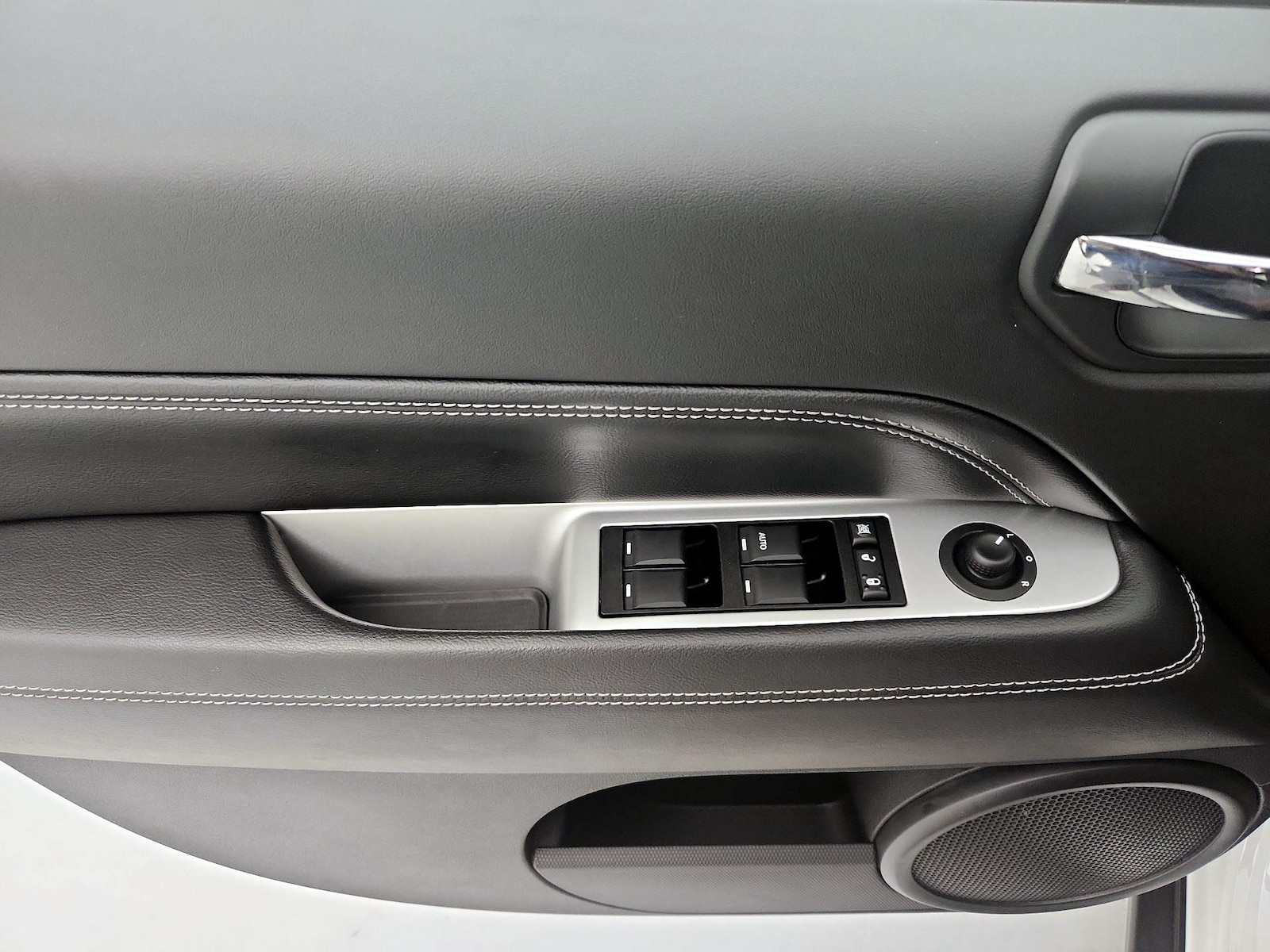 2014 Jeep Compass Latitude - Photo 13
