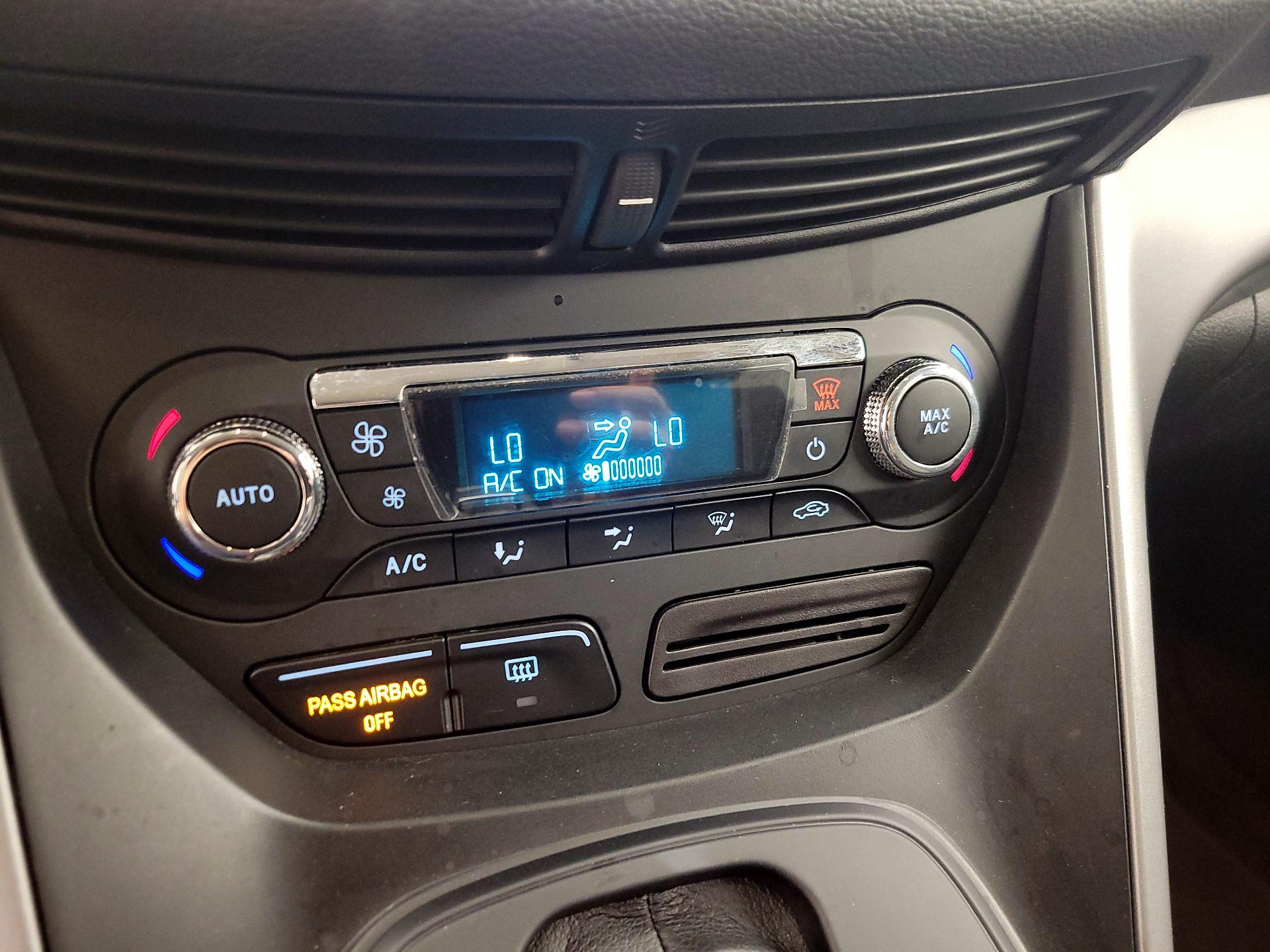 Thumbnail: 2016 Ford Escape - 17