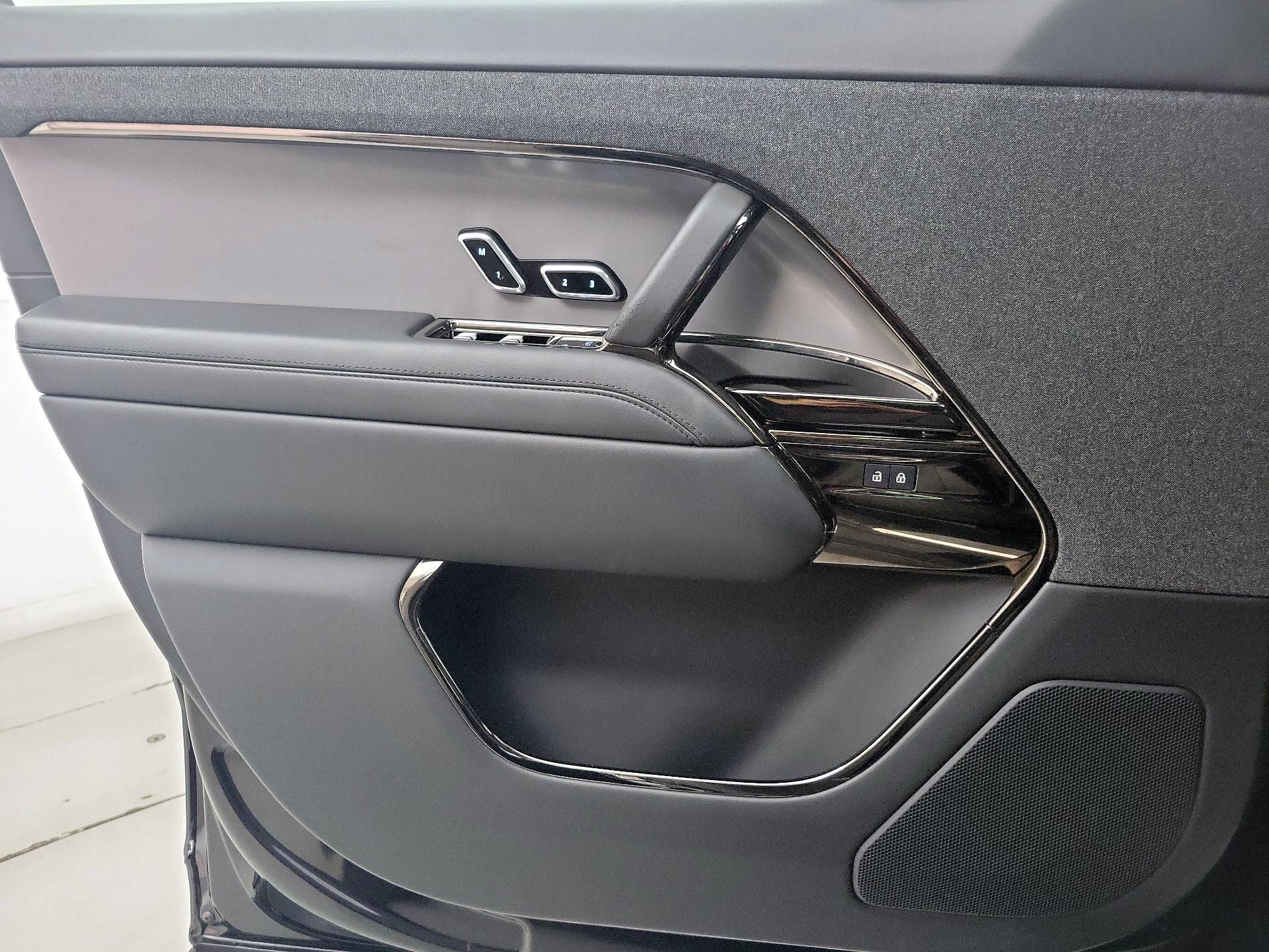 Thumbnail: 2023 Land Rover Range Rover Sport - 12