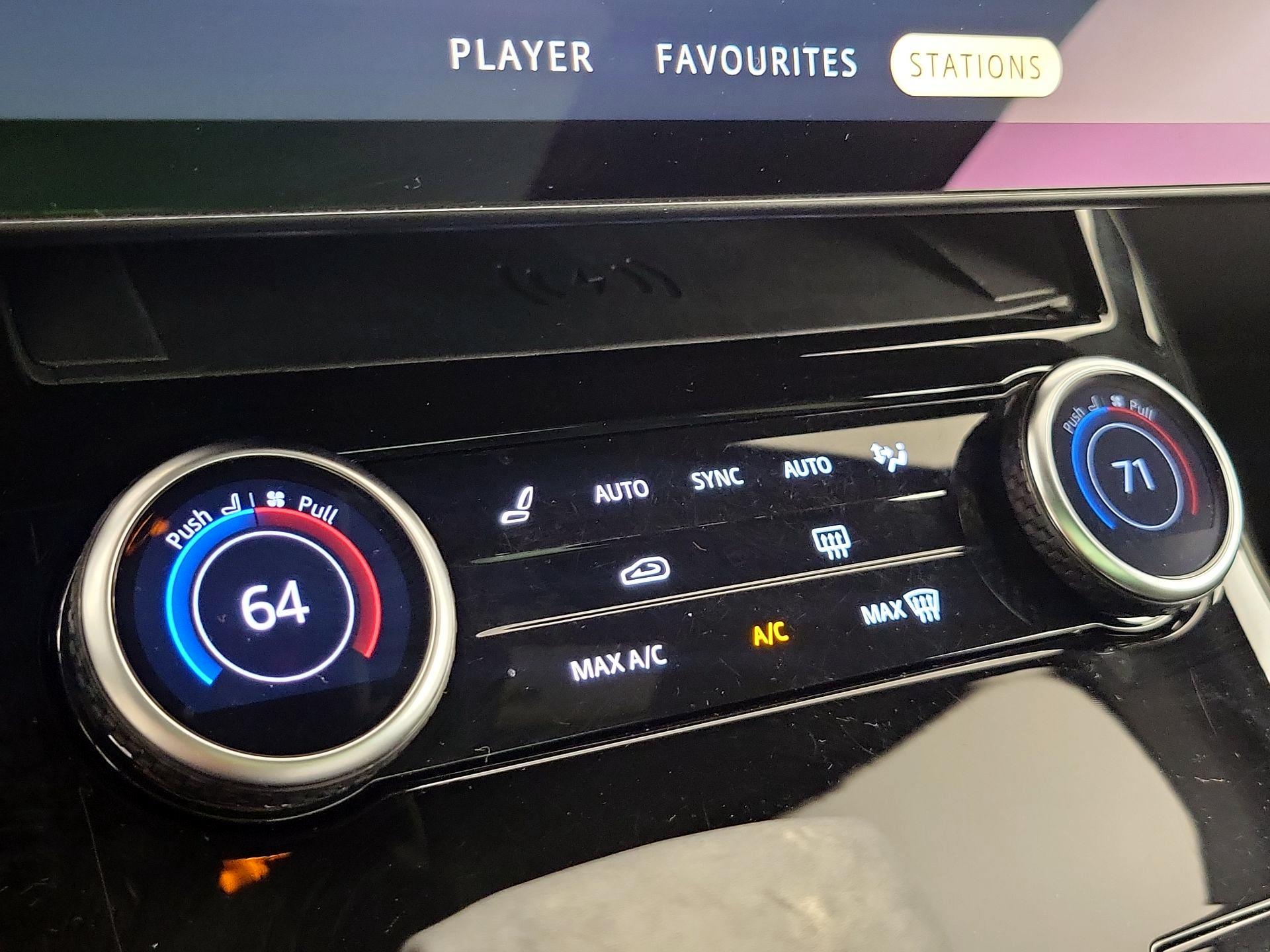 Thumbnail: 2023 Land Rover Range Rover Sport - 17