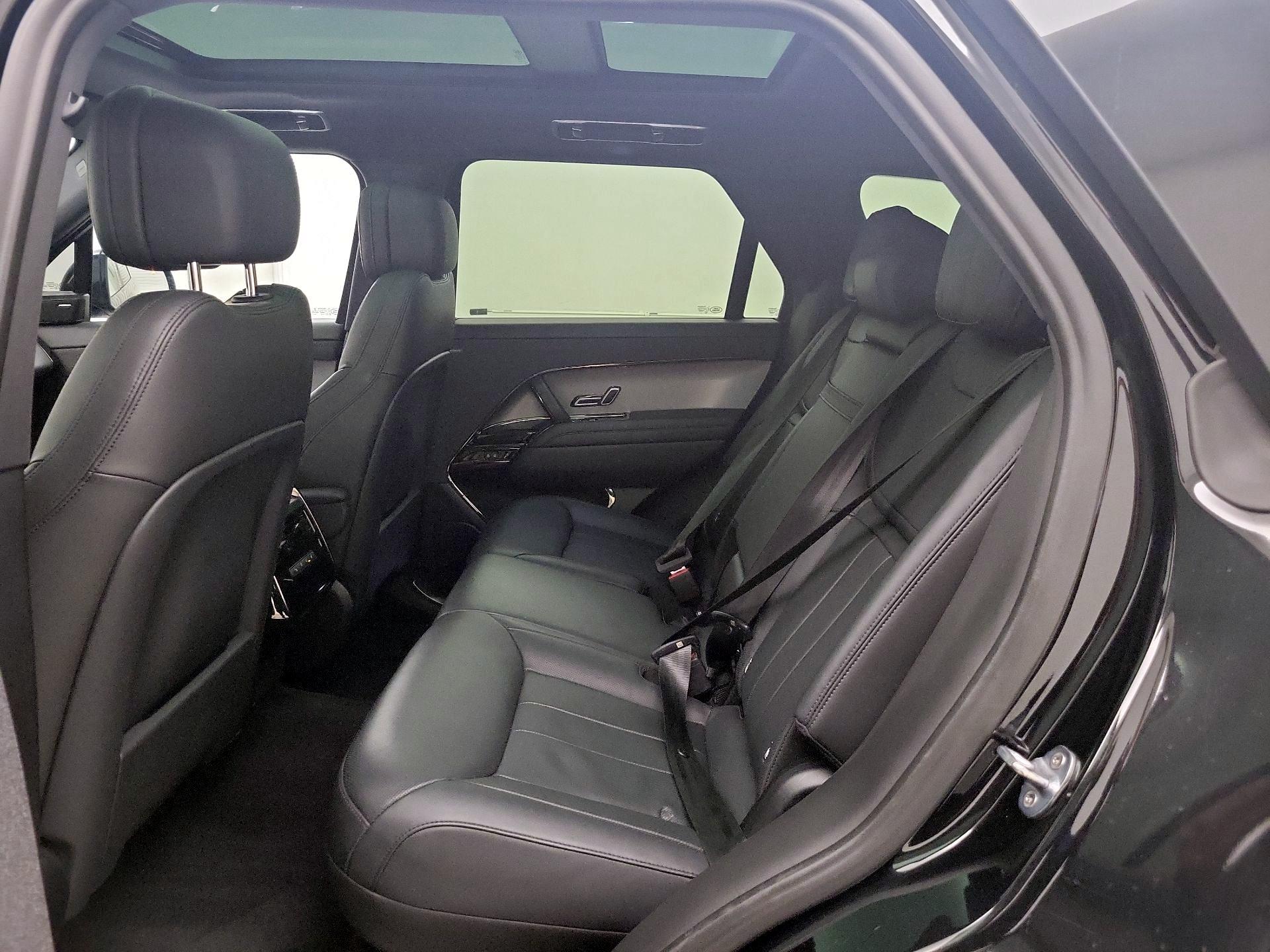 Thumbnail: 2023 Land Rover Range Rover Sport - 20