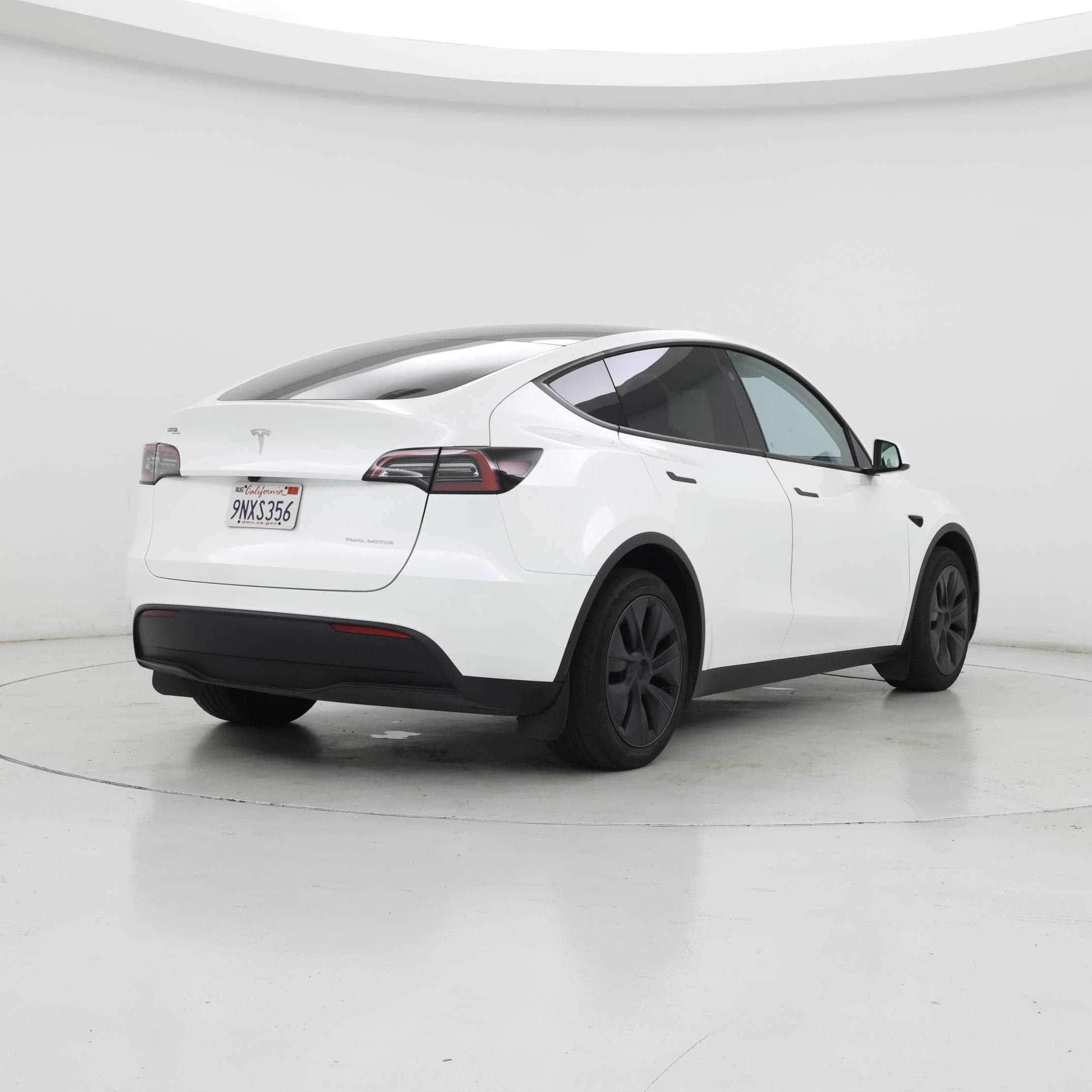 Thumbnail: 2024 Tesla Model Y - 8