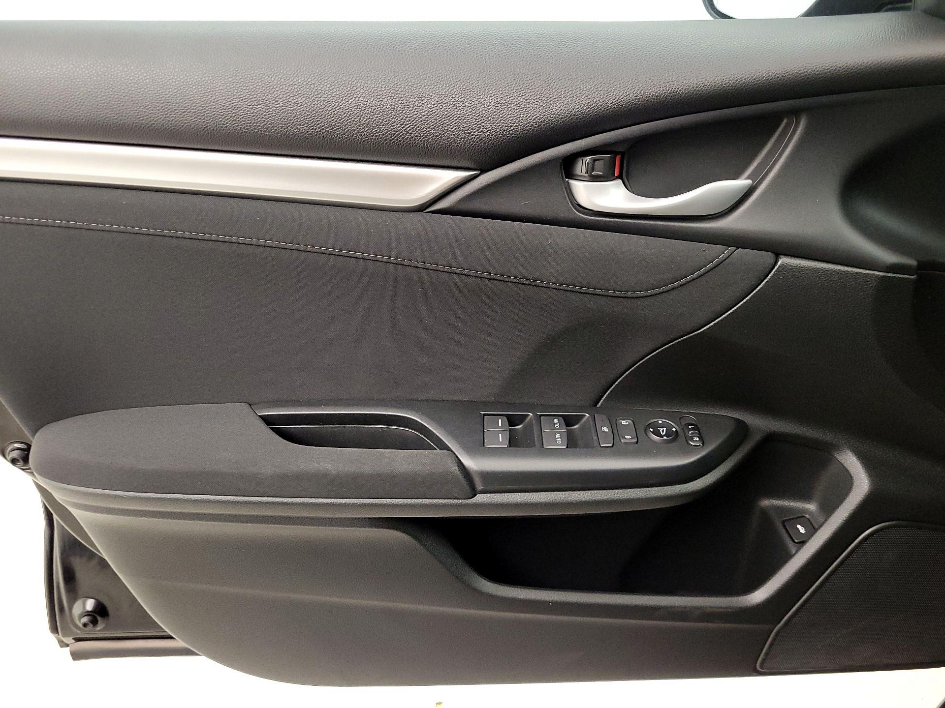 Thumbnail: 2016 Honda Civic - 12