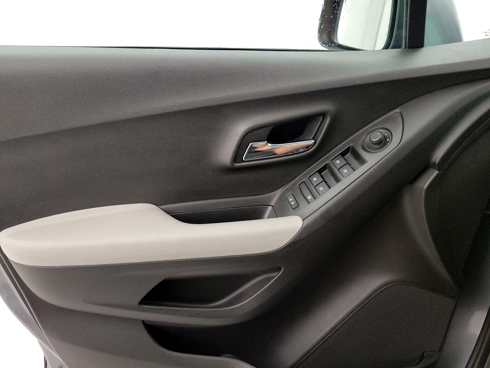Thumbnail: 2020 Chevrolet Trax - 12
