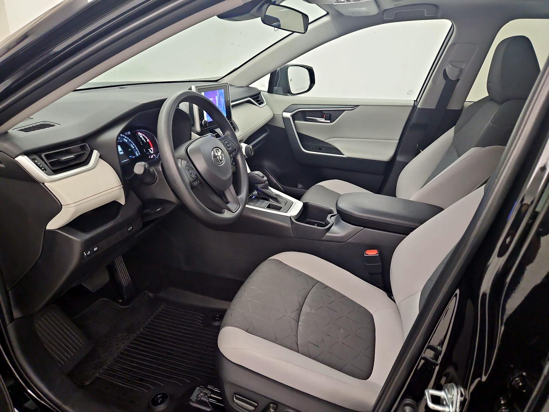 Thumbnail: 2025 Toyota RAV4 - 11