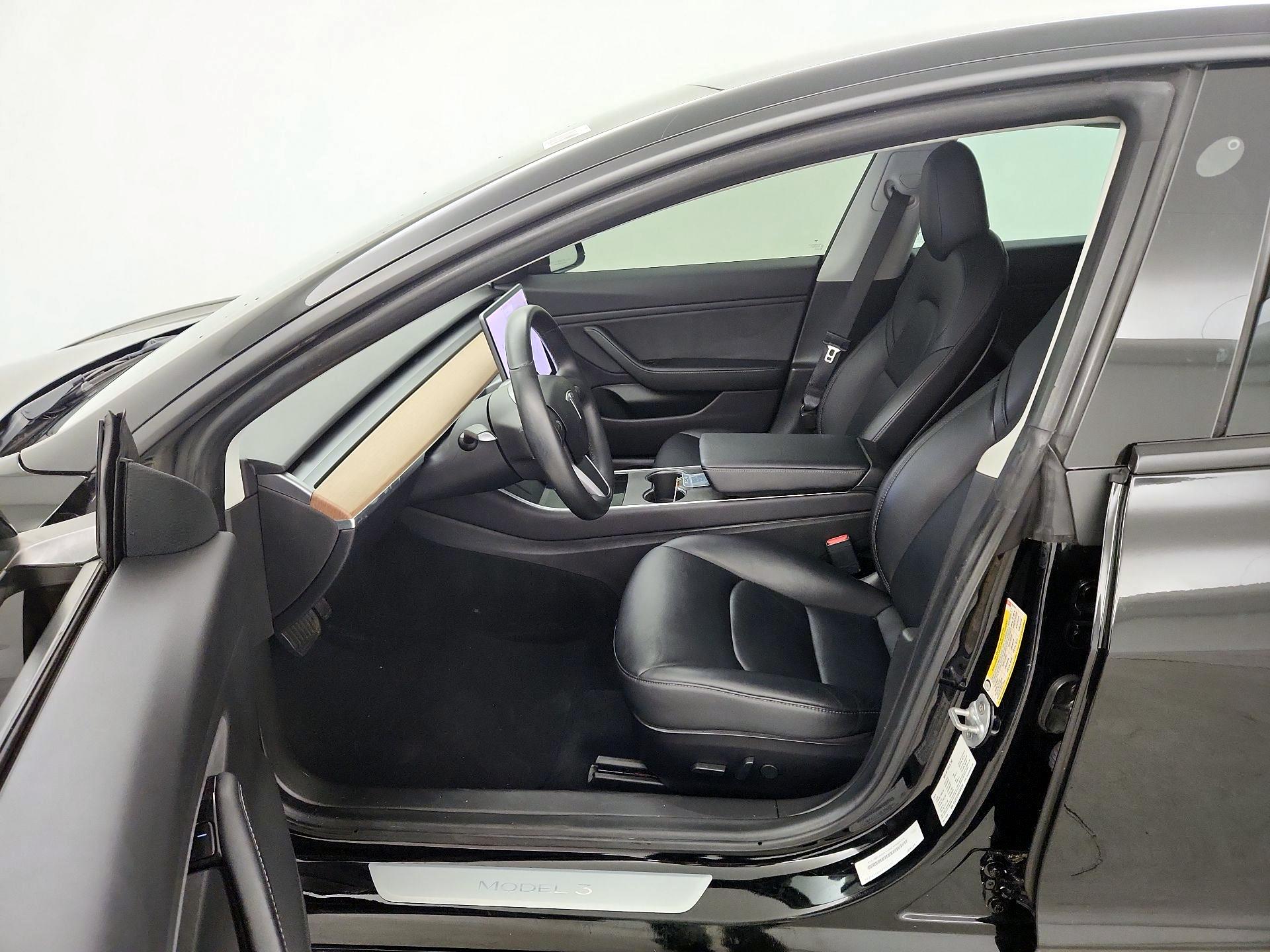 Thumbnail: 2019 Tesla Model 3 - 11