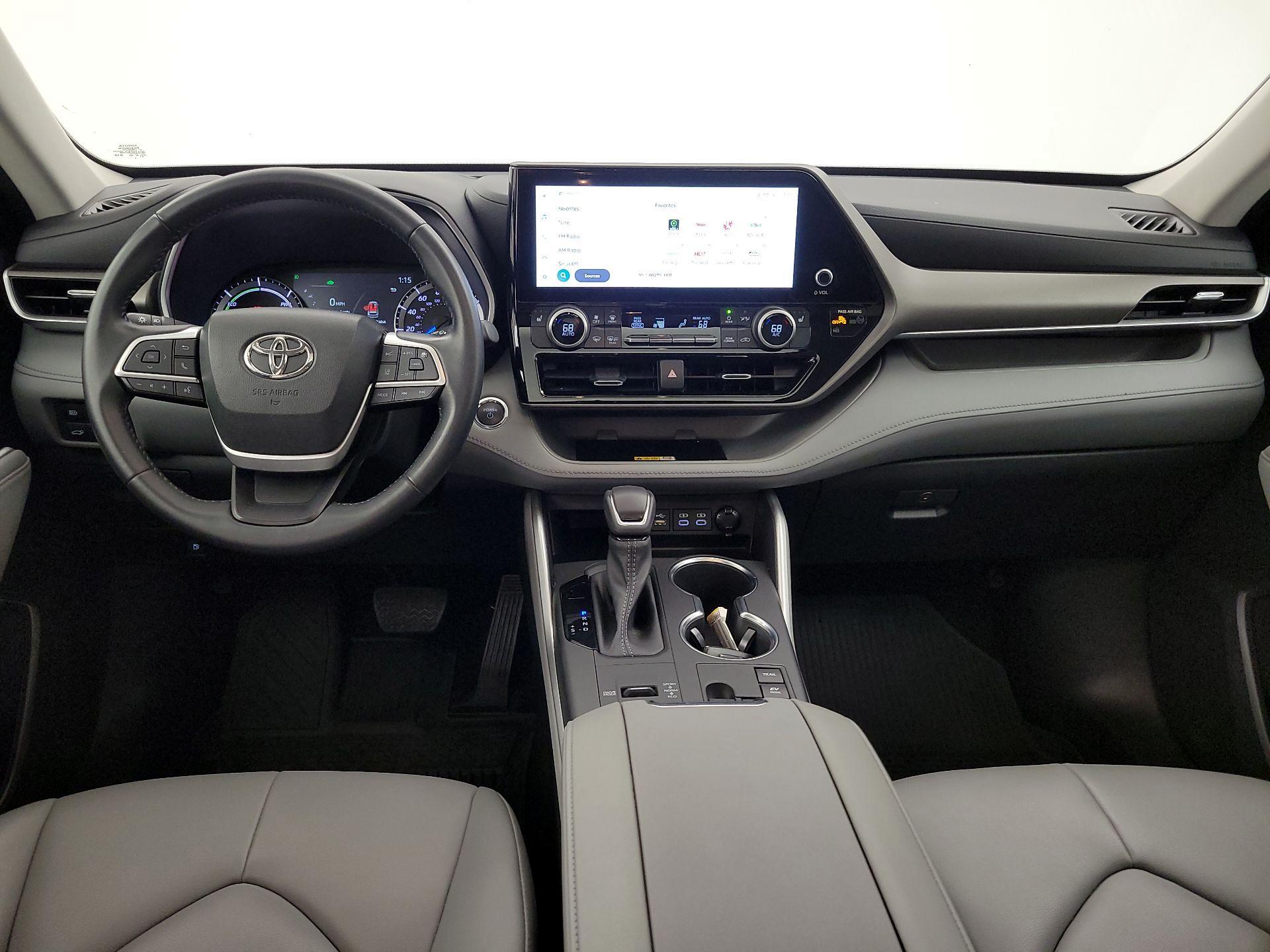 Thumbnail: 2023 Toyota Highlander - 9