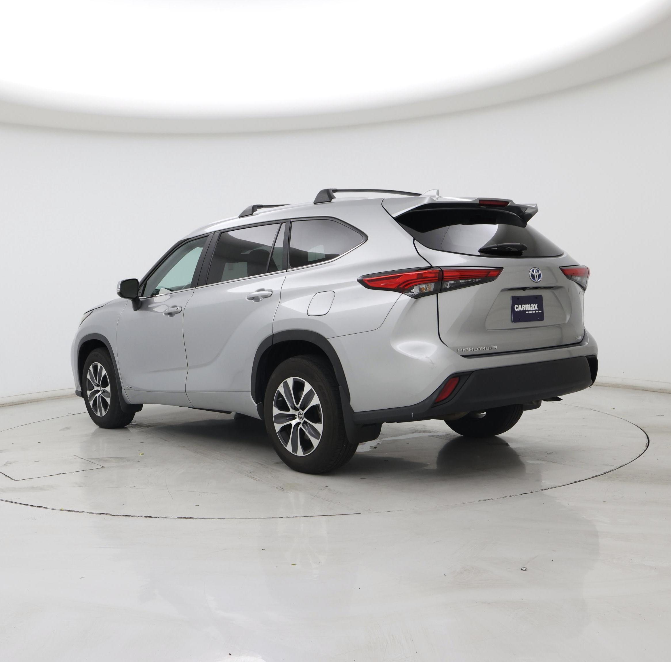 Thumbnail: 2023 Toyota Highlander - 2