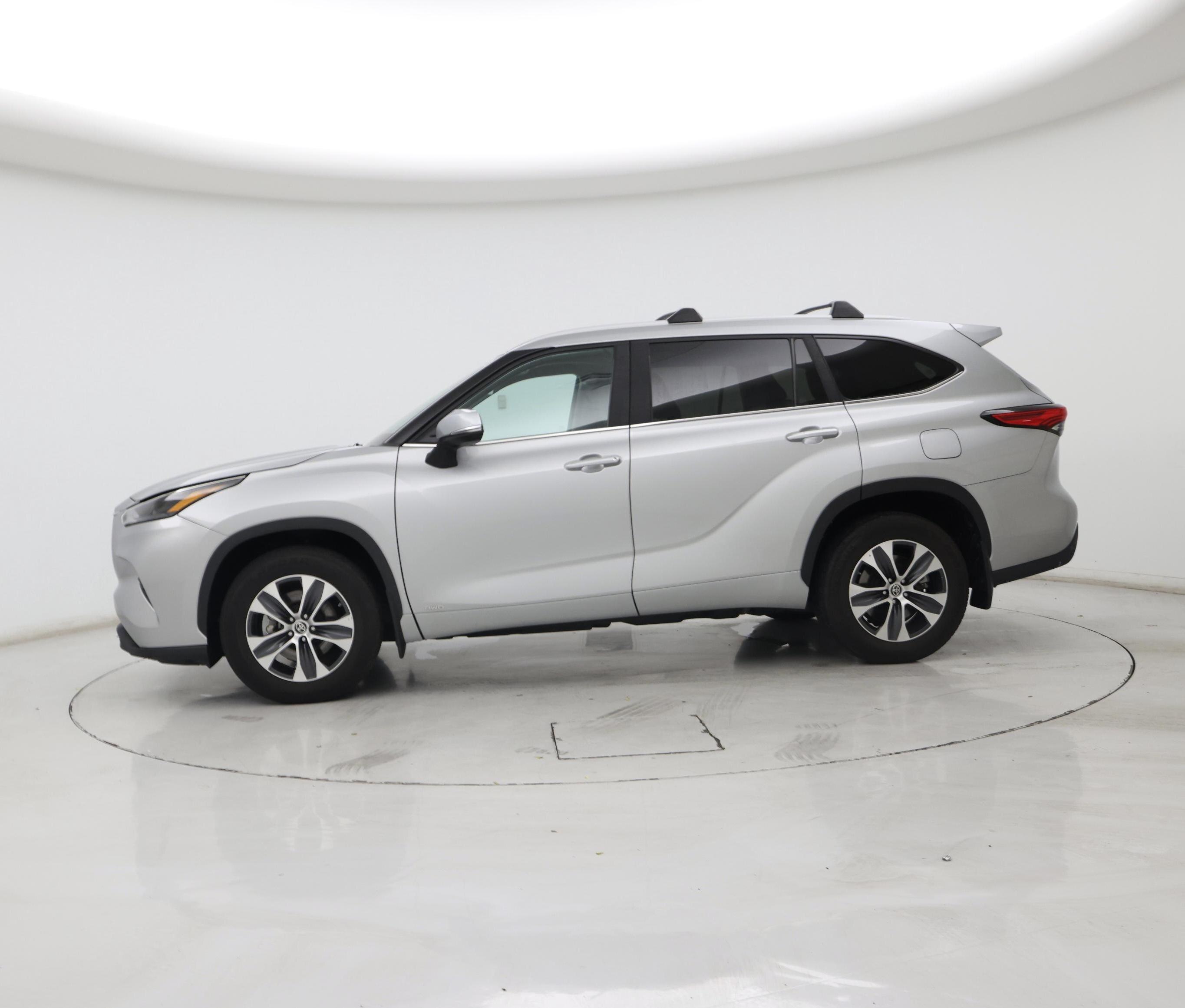 Thumbnail: 2023 Toyota Highlander - 3