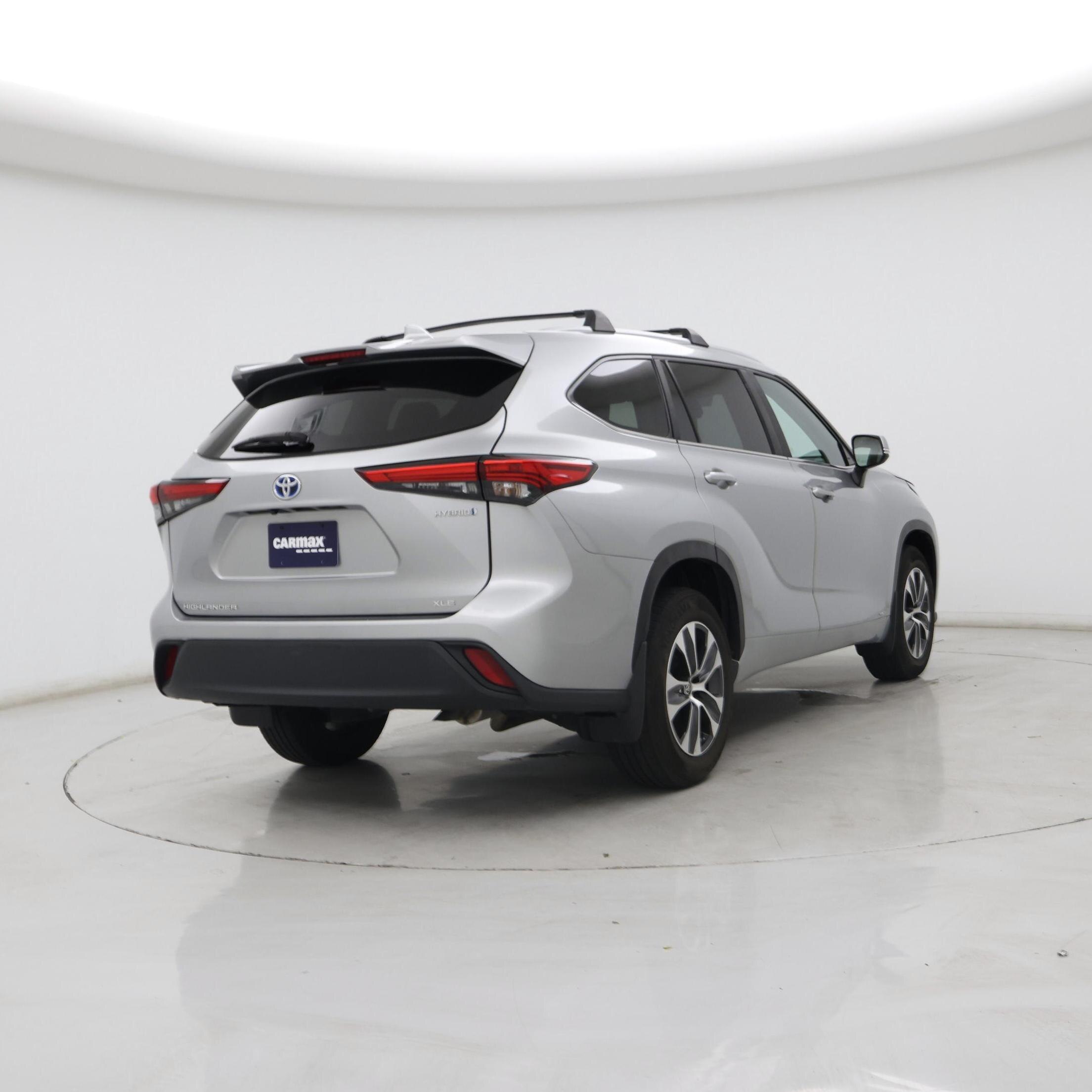 Thumbnail: 2023 Toyota Highlander - 8