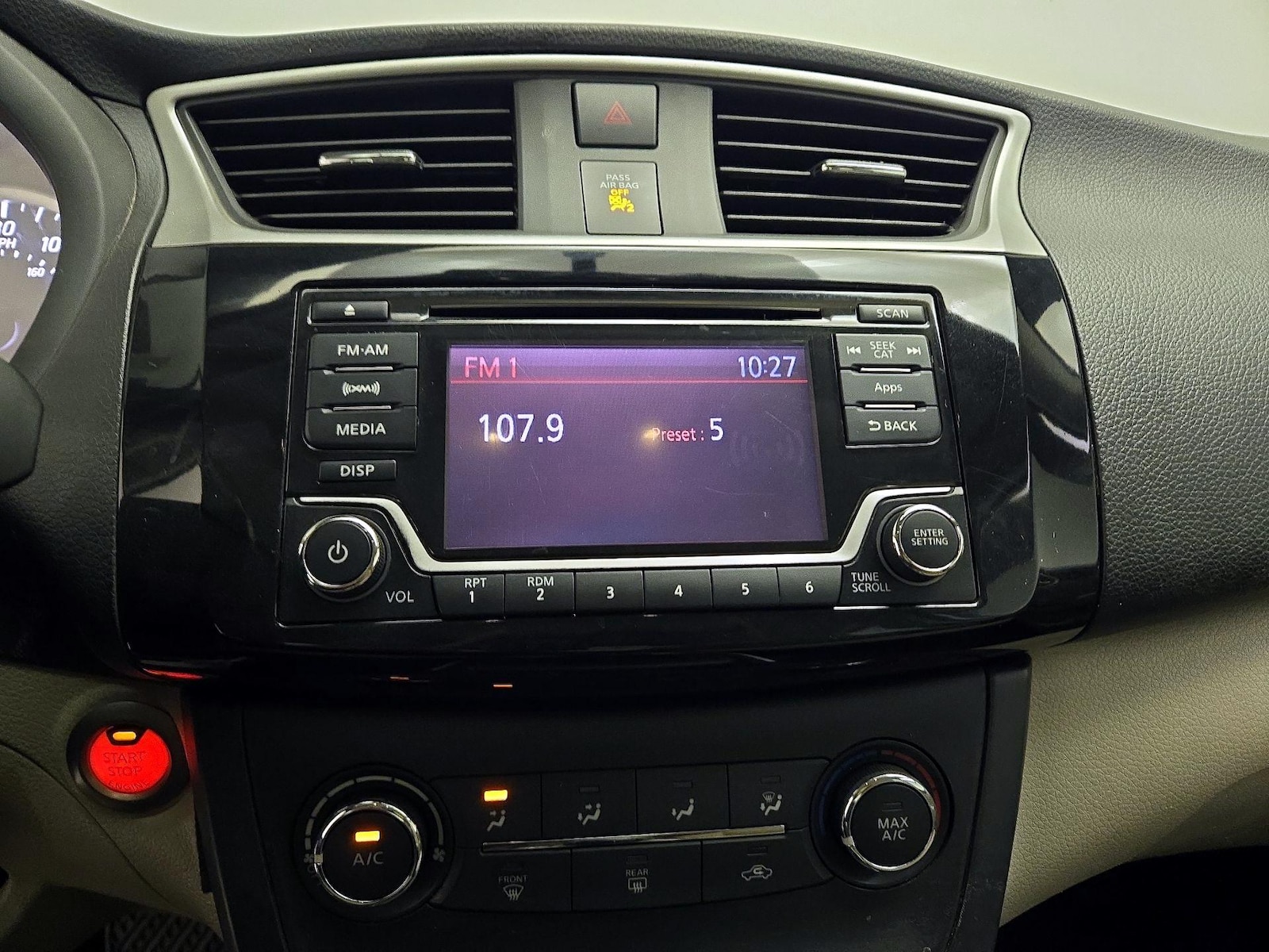 2016 Nissan Sentra SV - Photo 16