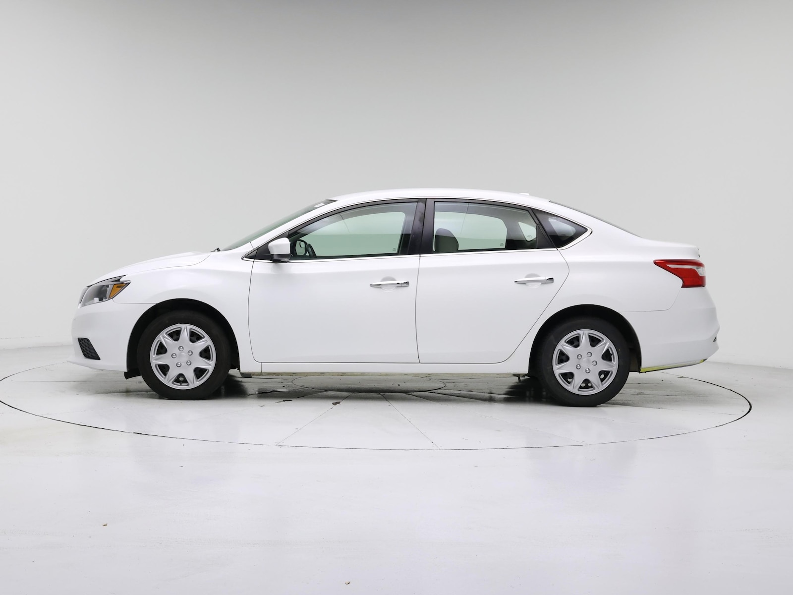 2016 Nissan Sentra SV - Photo 4