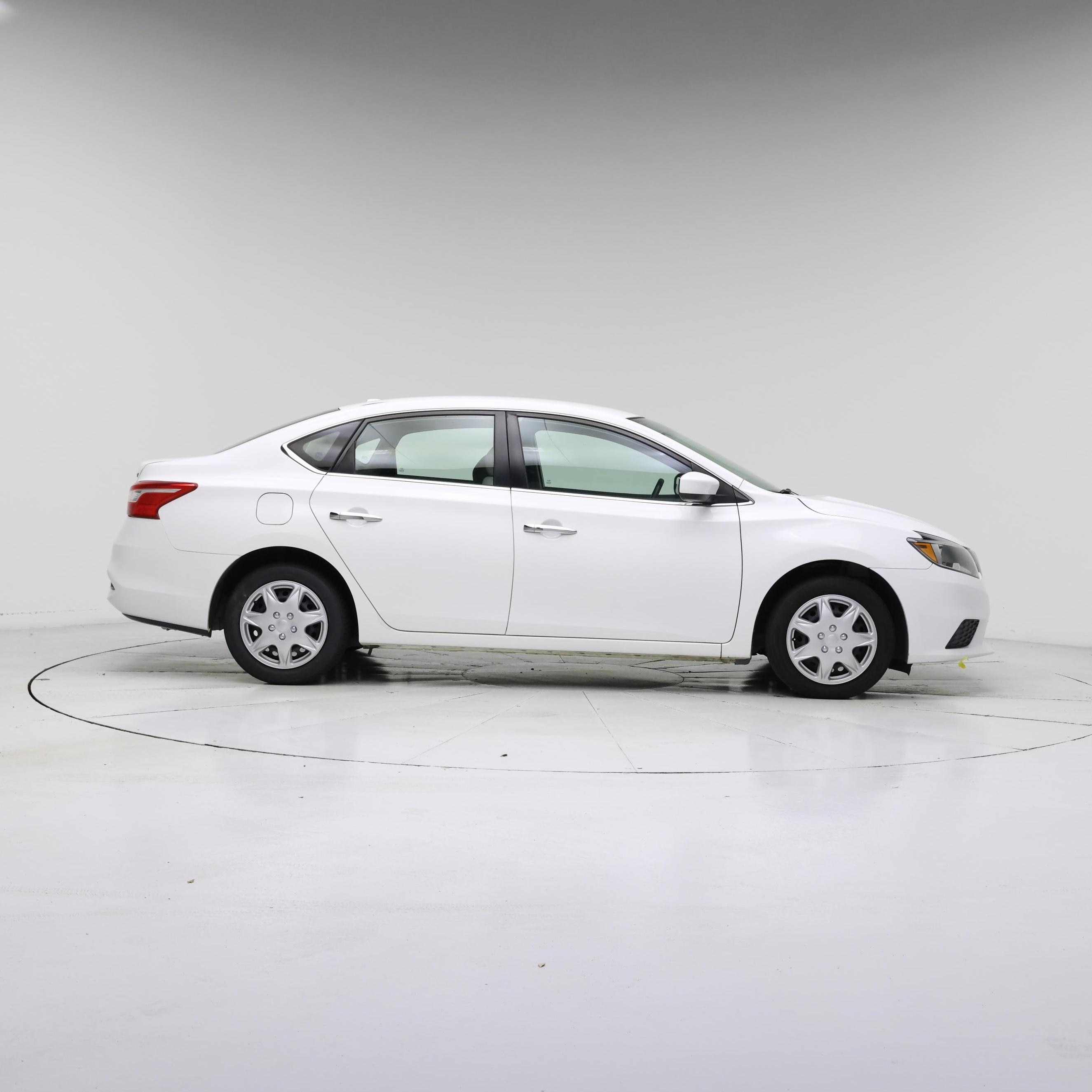 Thumbnail: 2016 Nissan Sentra - 7