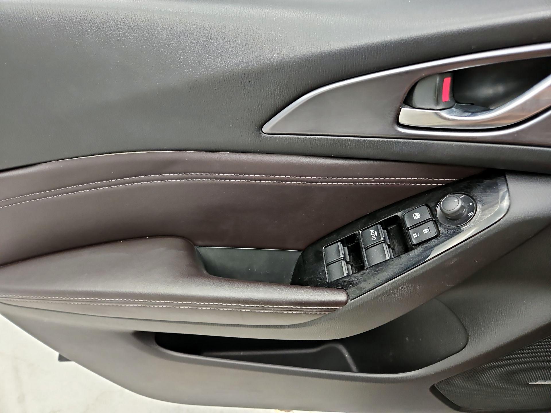 Thumbnail: 2017 Mazda Mazda3 - 12