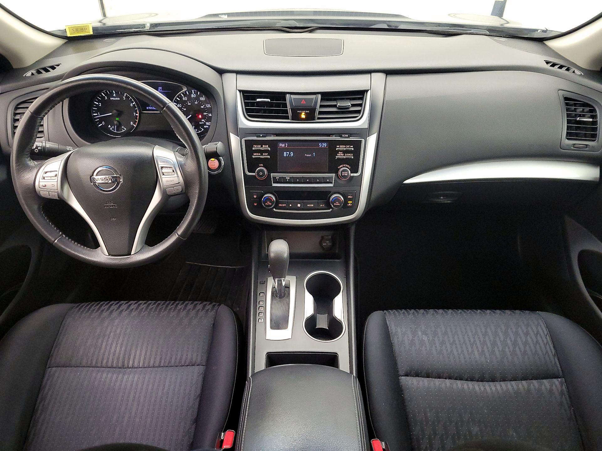 Thumbnail: 2017 Nissan Altima - 9