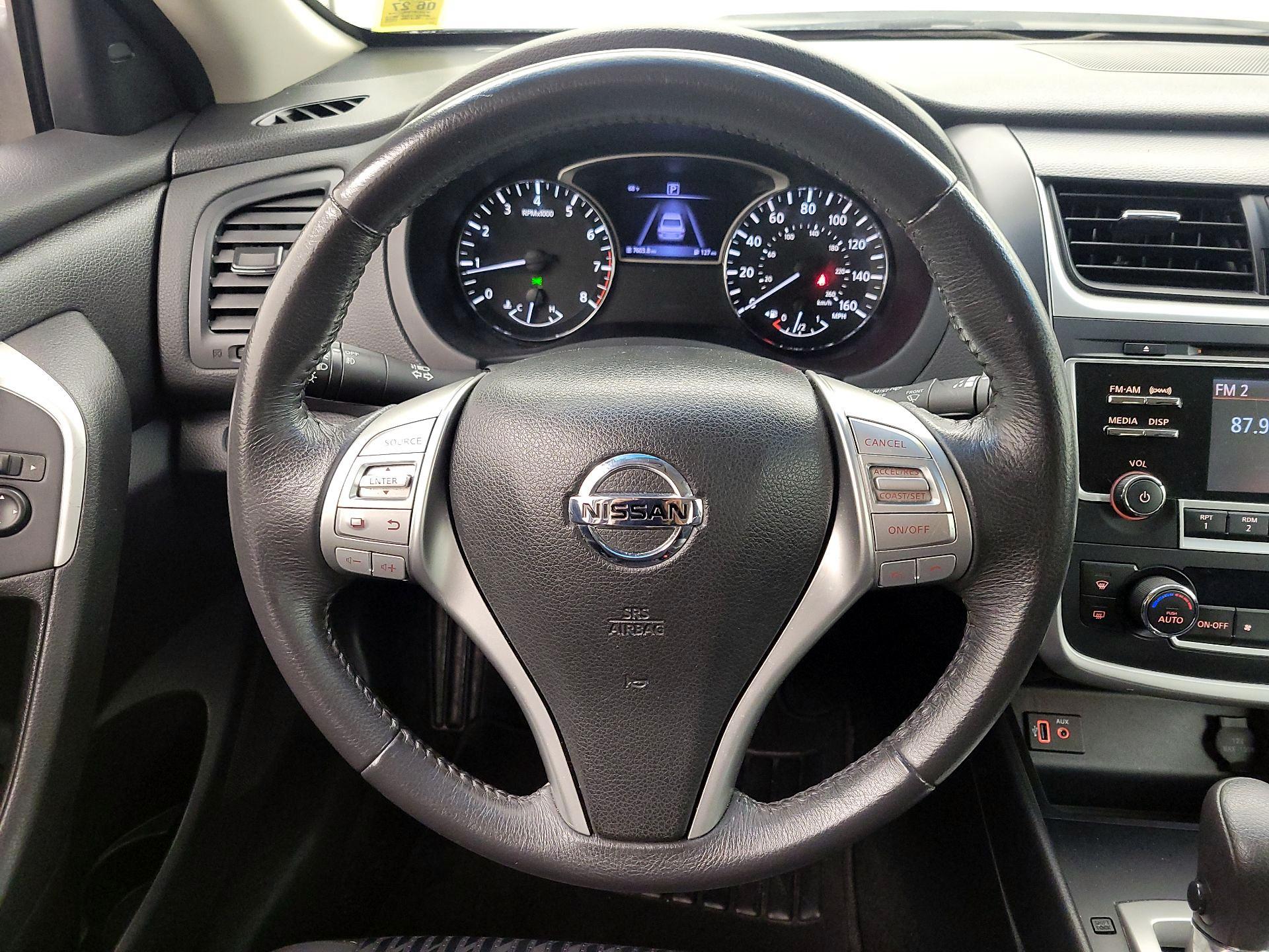 Thumbnail: 2017 Nissan Altima - 10