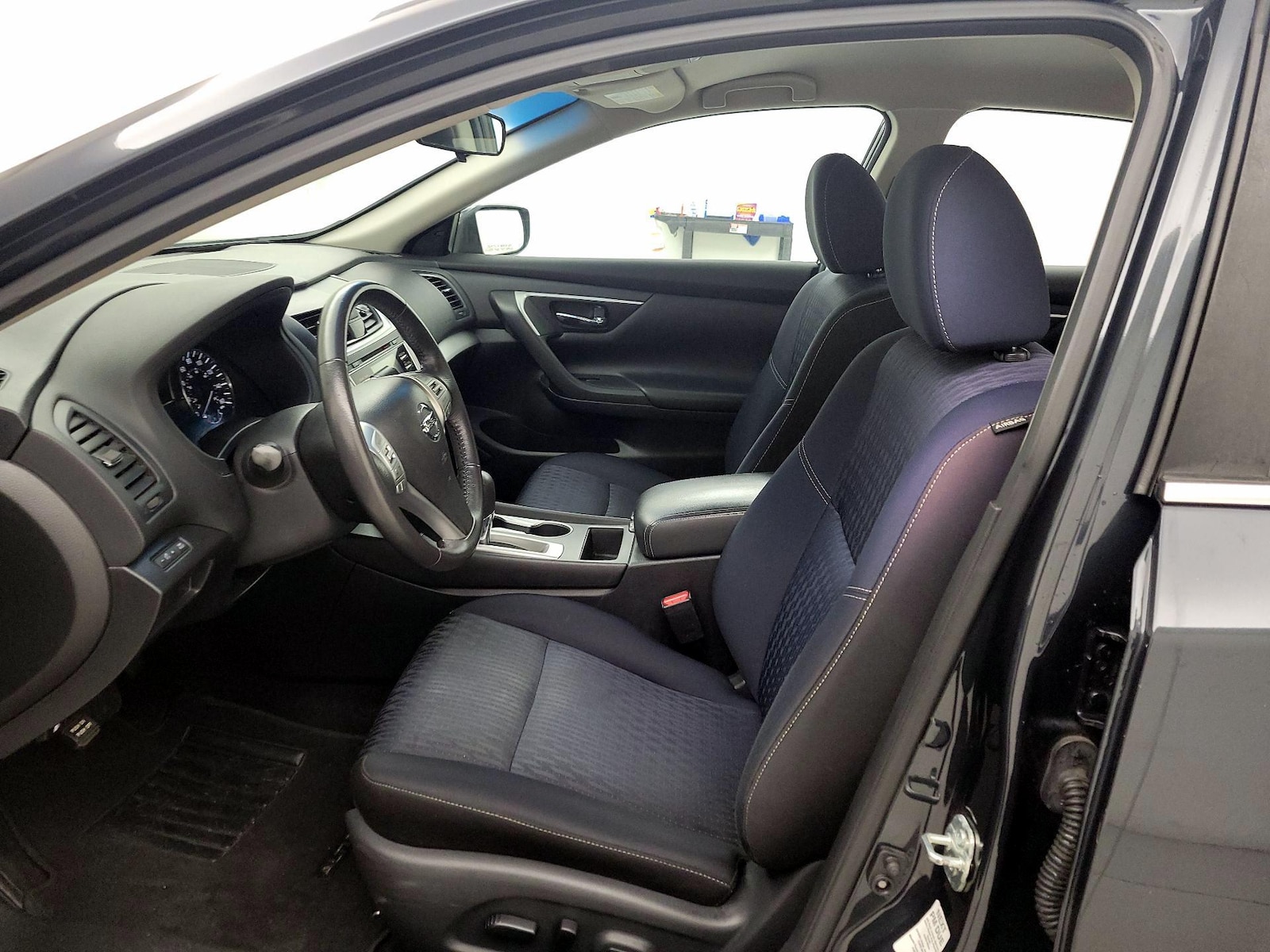2017 Nissan Altima SV - Photo 12