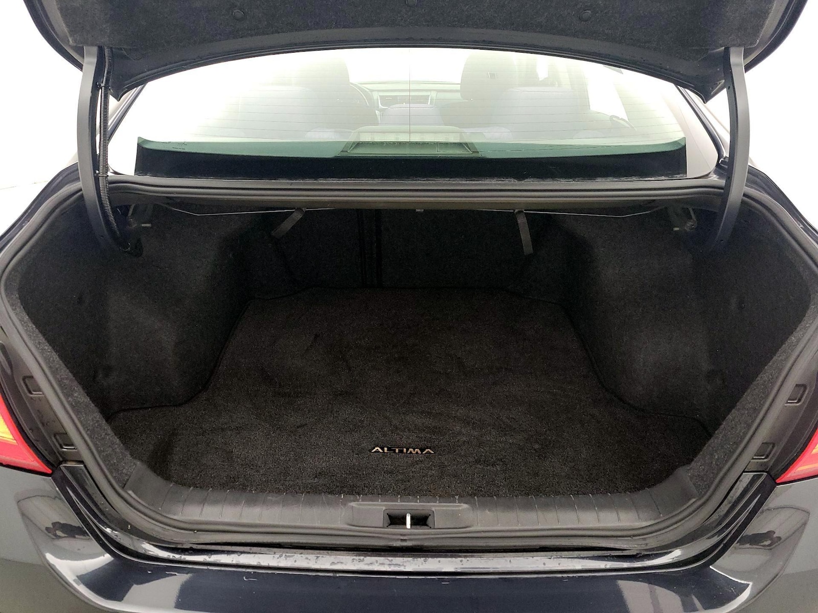 2017 Nissan Altima SV - Photo 21