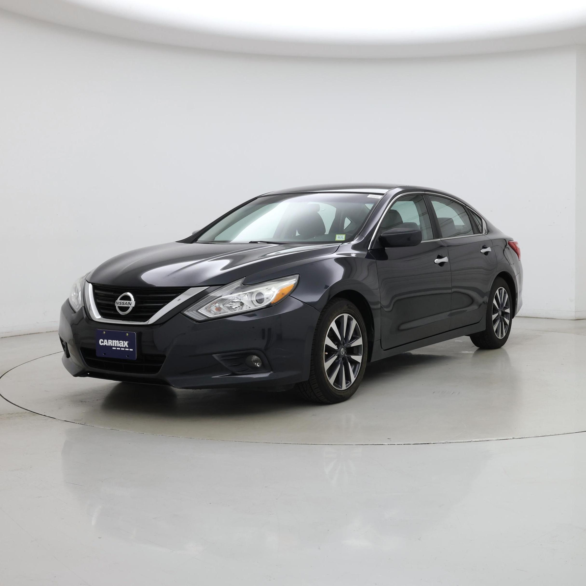 Thumbnail: 2017 Nissan Altima - 4