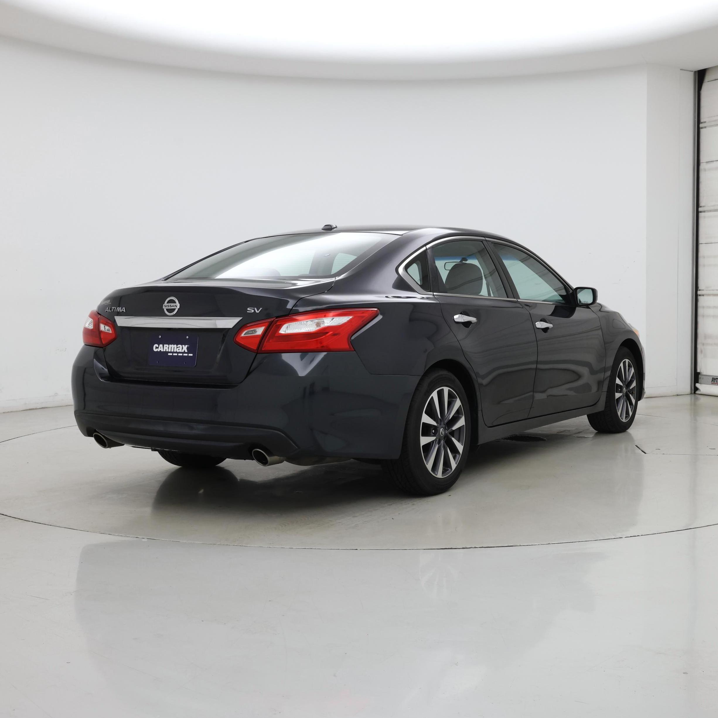 Thumbnail: 2017 Nissan Altima - 8