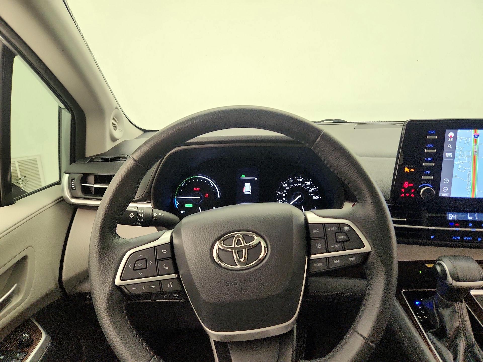 Thumbnail: 2022 Toyota Sienna - 10
