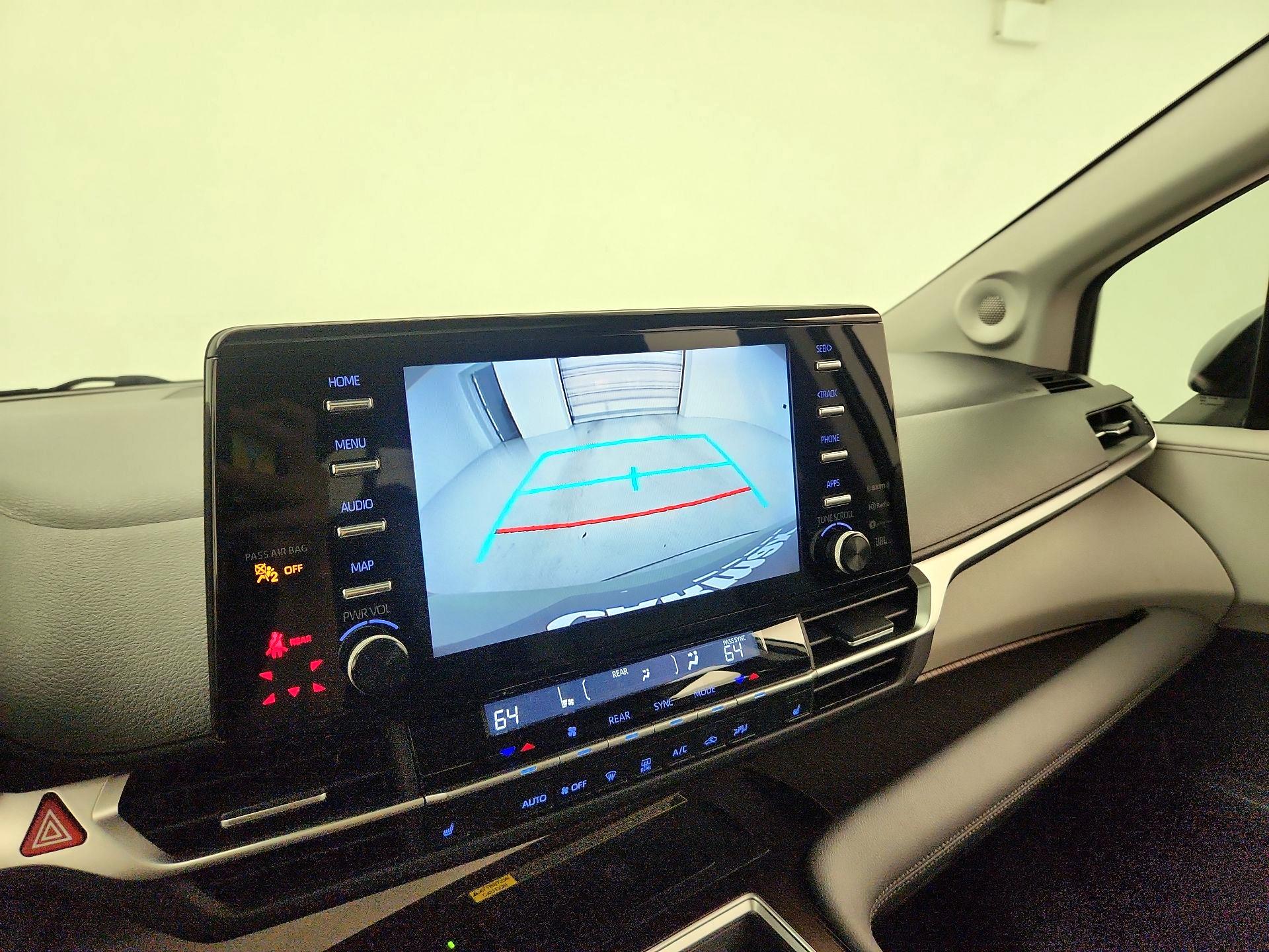 Thumbnail: 2022 Toyota Sienna - 15