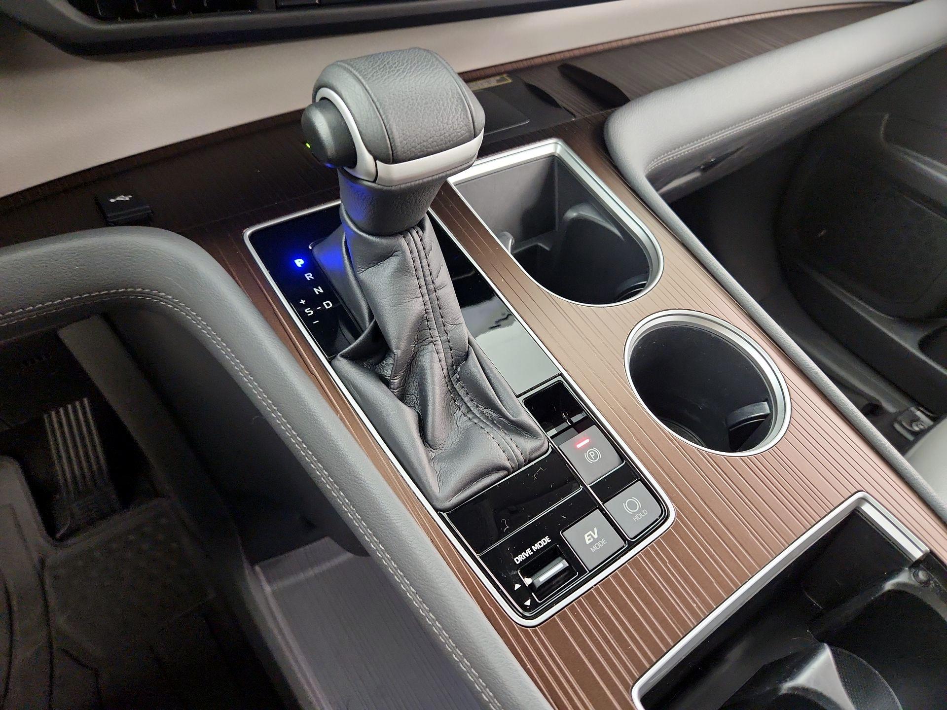 Thumbnail: 2022 Toyota Sienna - 18