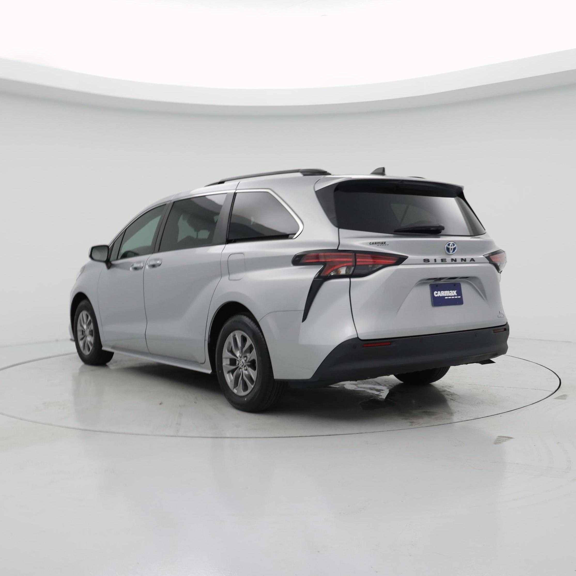 Thumbnail: 2022 Toyota Sienna - 2