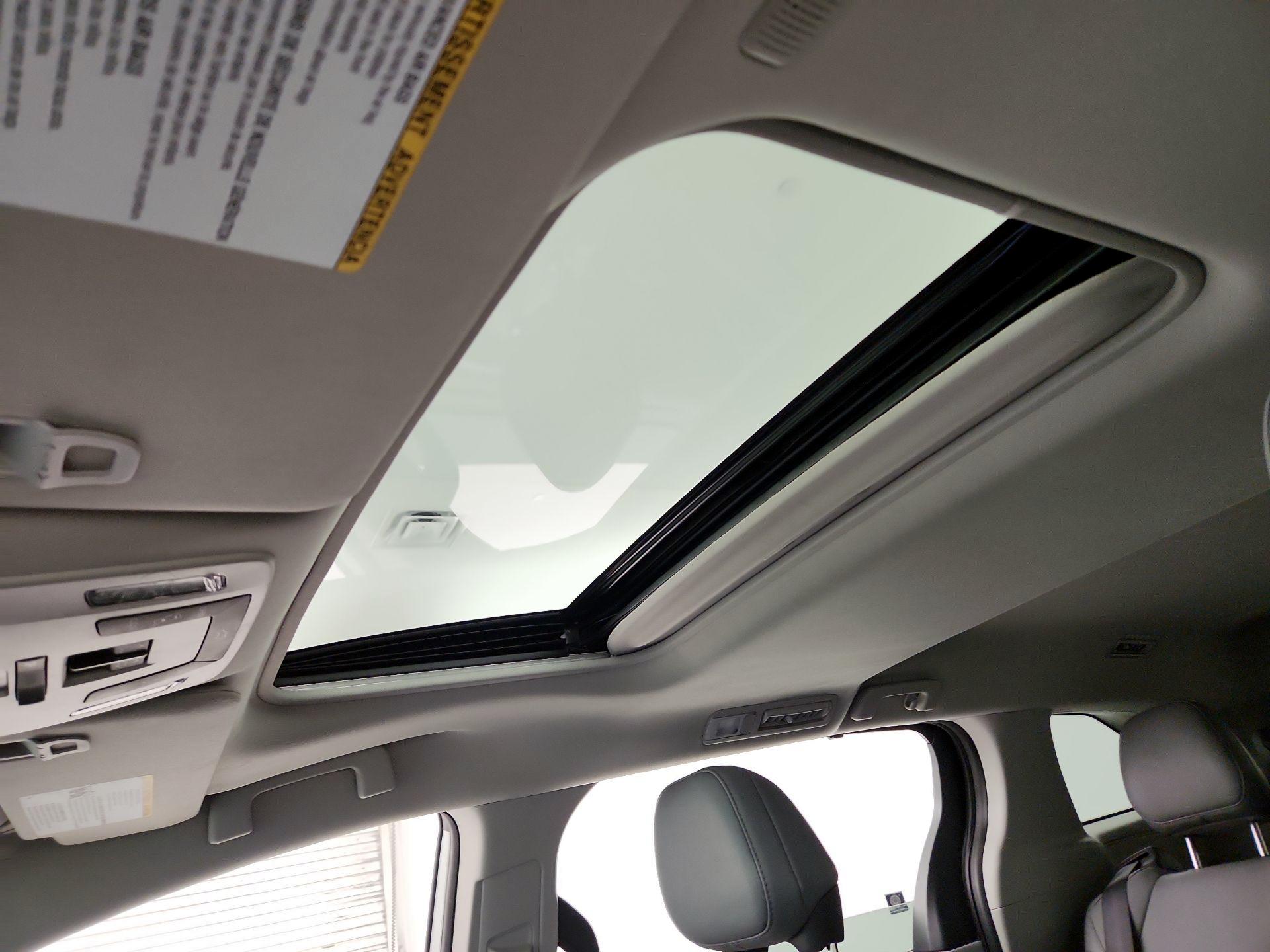 Thumbnail: 2022 Toyota Sienna - 20
