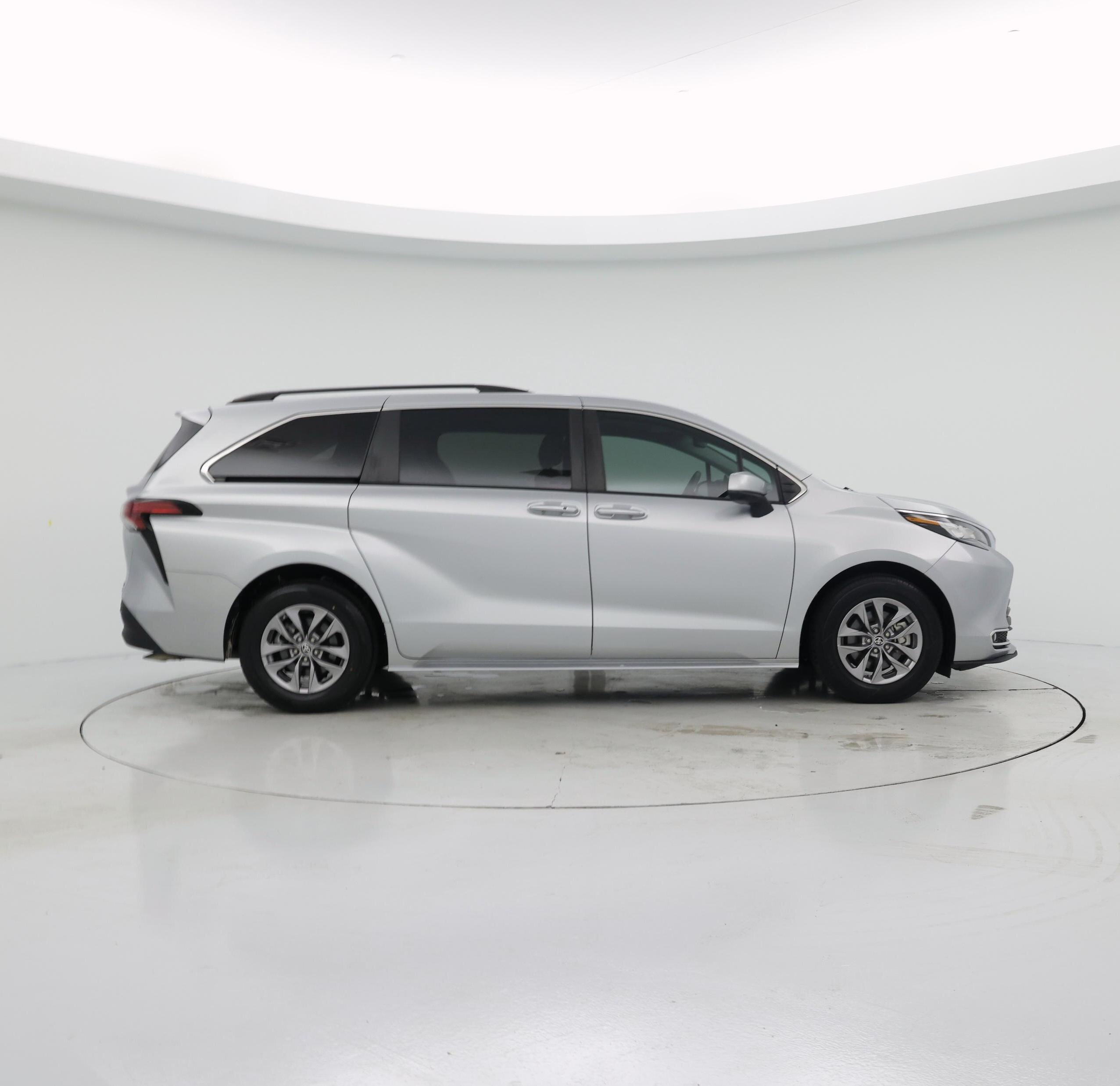 Thumbnail: 2022 Toyota Sienna - 7