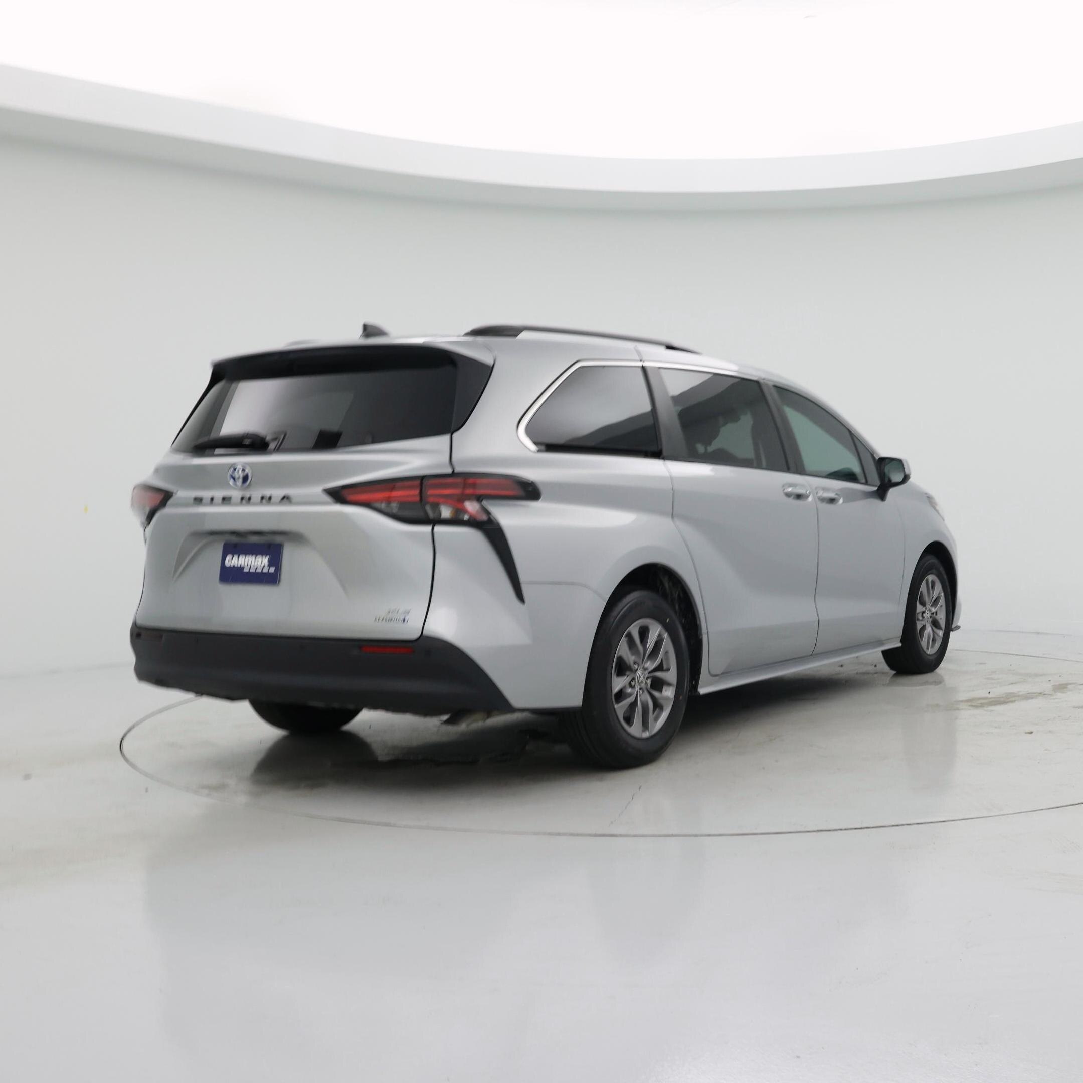 Thumbnail: 2022 Toyota Sienna - 8