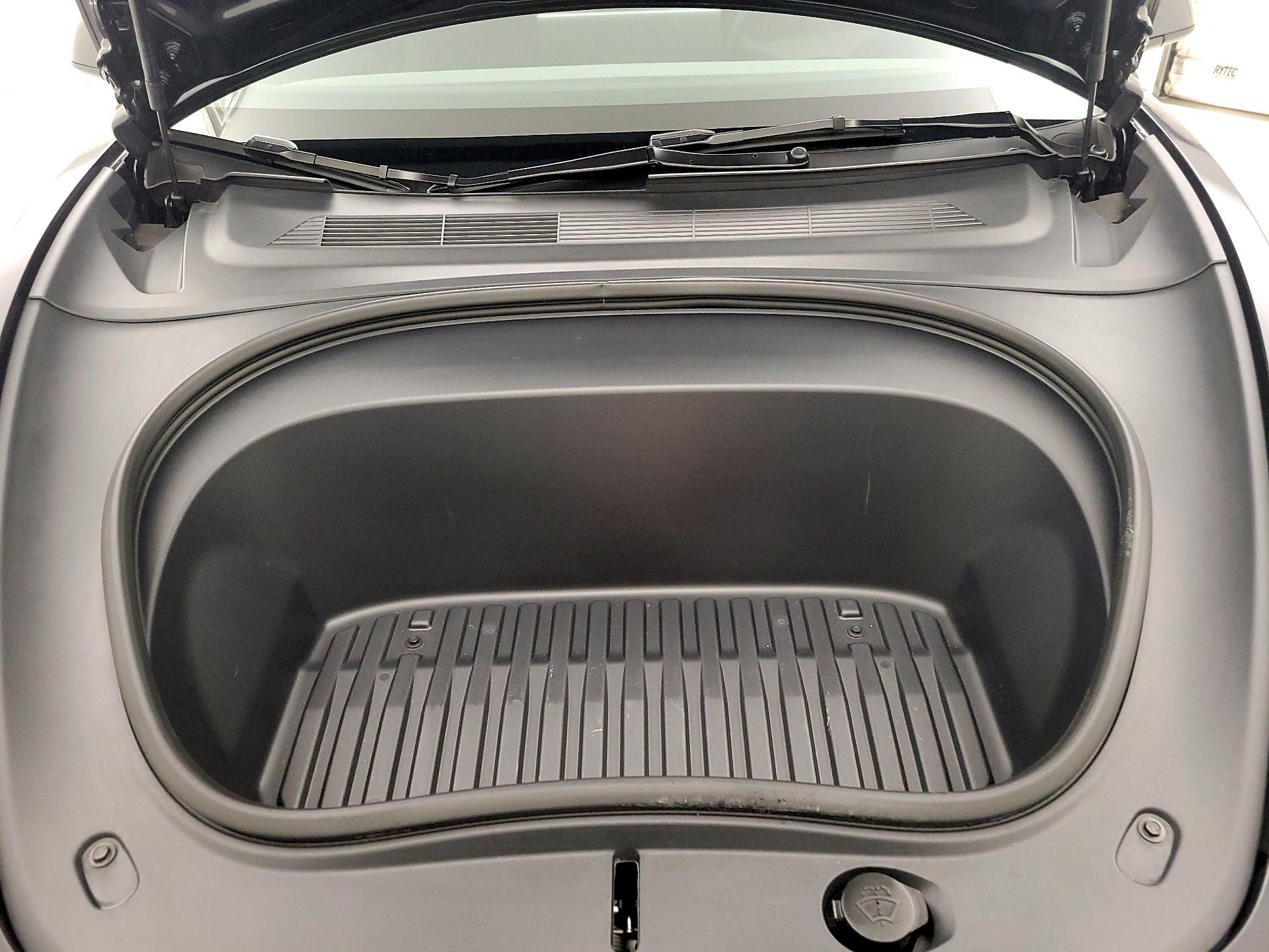 Thumbnail: 2025 Tesla Model 3 - 20