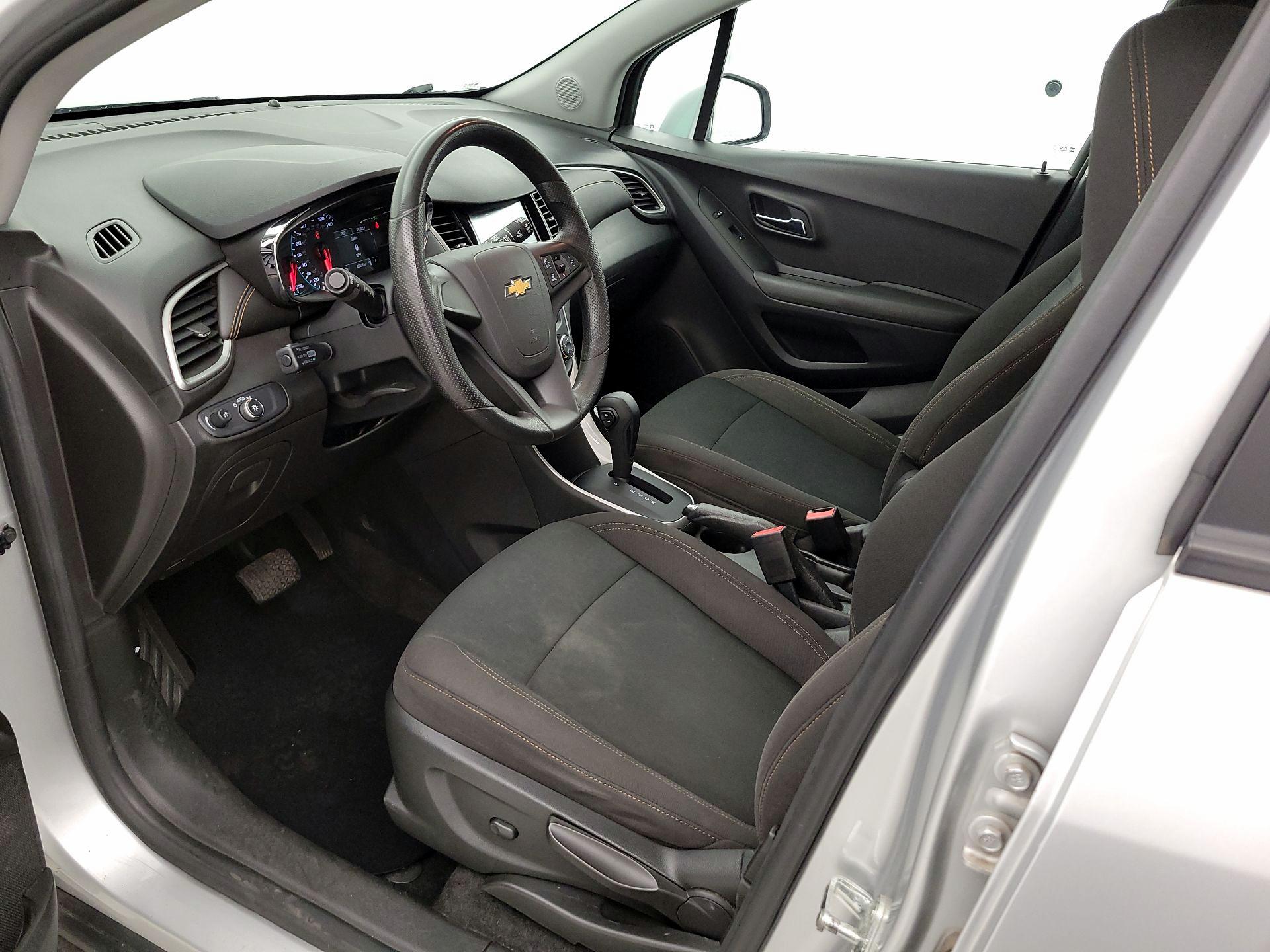 Thumbnail: 2017 Chevrolet Trax - 11