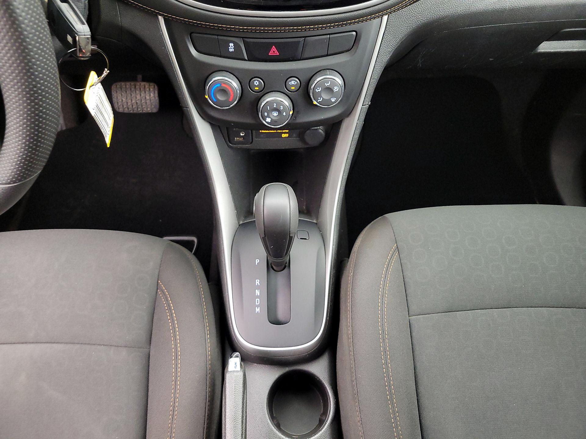 Thumbnail: 2017 Chevrolet Trax - 17