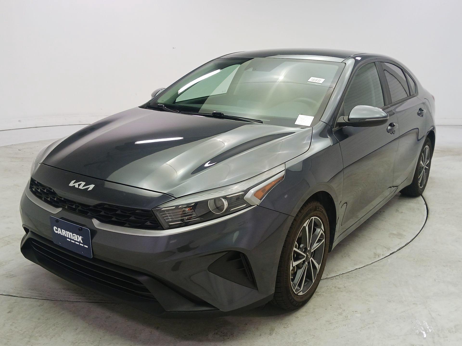 Thumbnail: 2022 Kia Forte - 3
