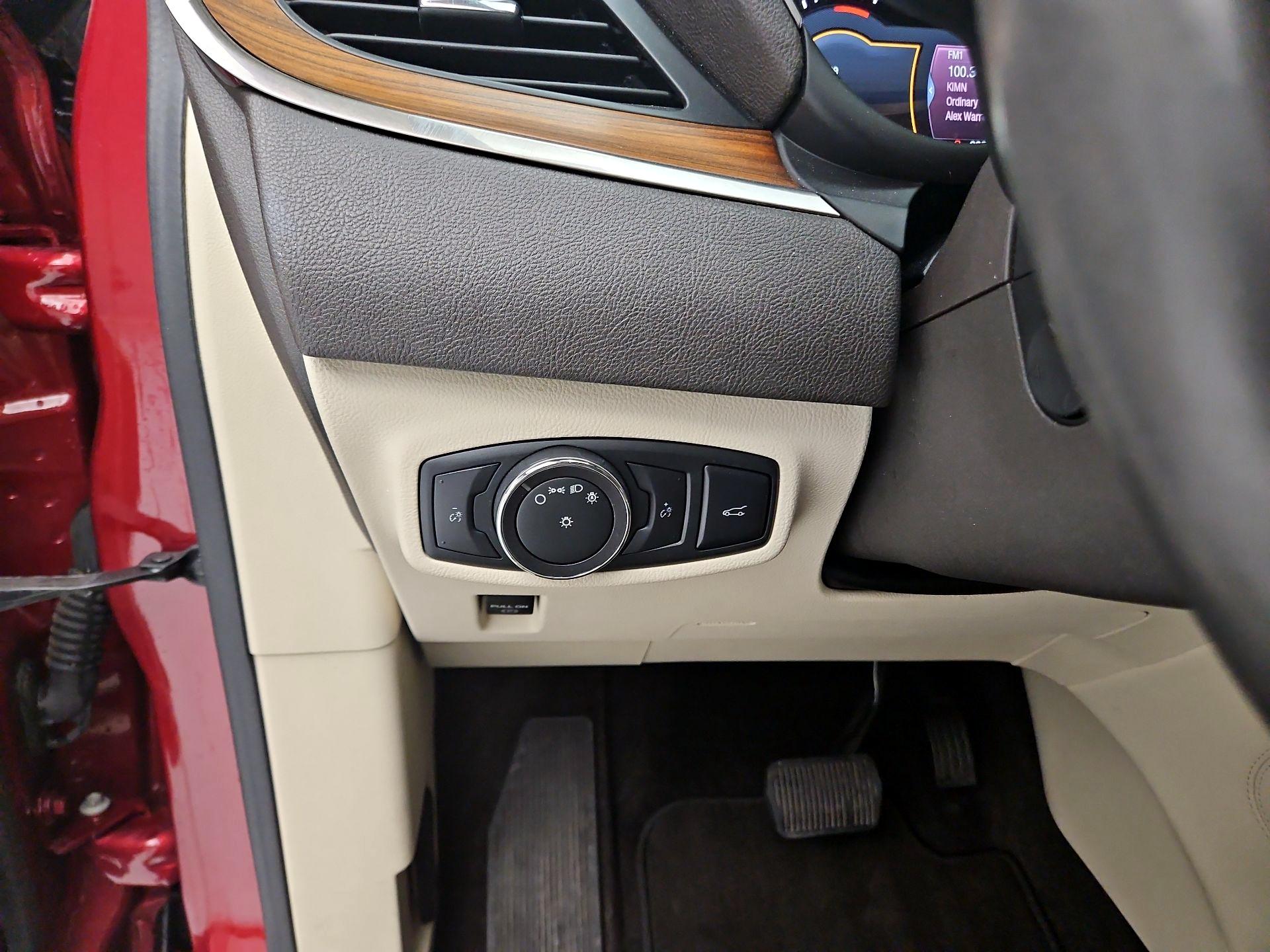 Thumbnail: 2015 Lincoln MKC - 13