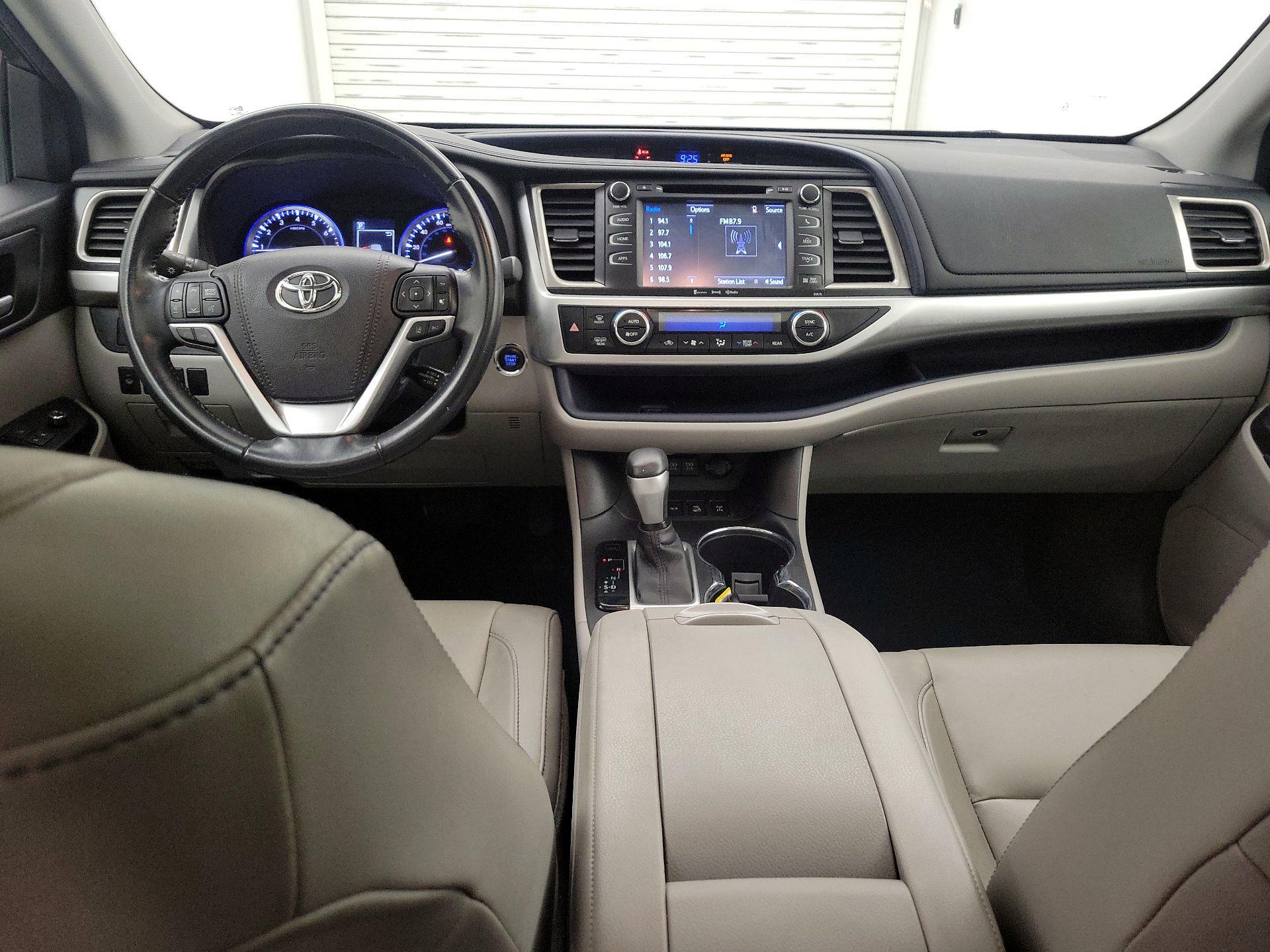 Thumbnail: 2017 Toyota Highlander - 9