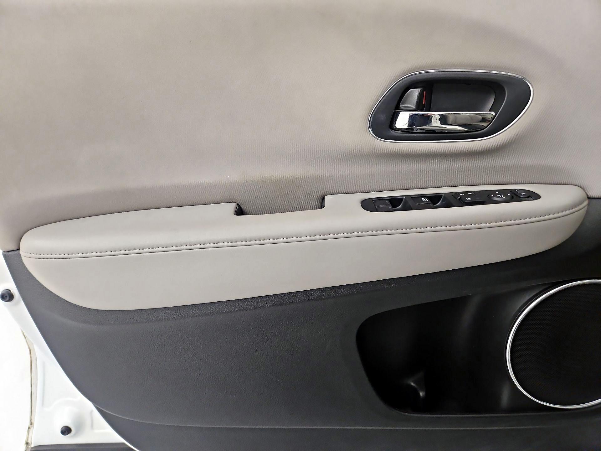 Thumbnail: 2016 Honda HR-V - 10
