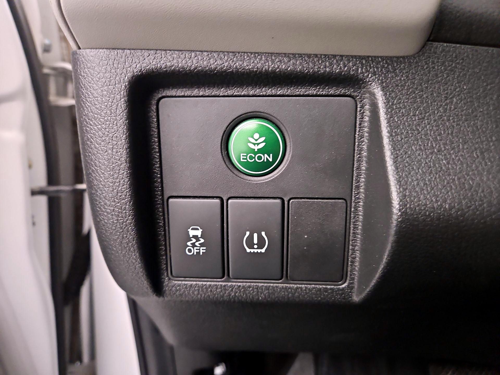 Thumbnail: 2016 Honda HR-V - 11