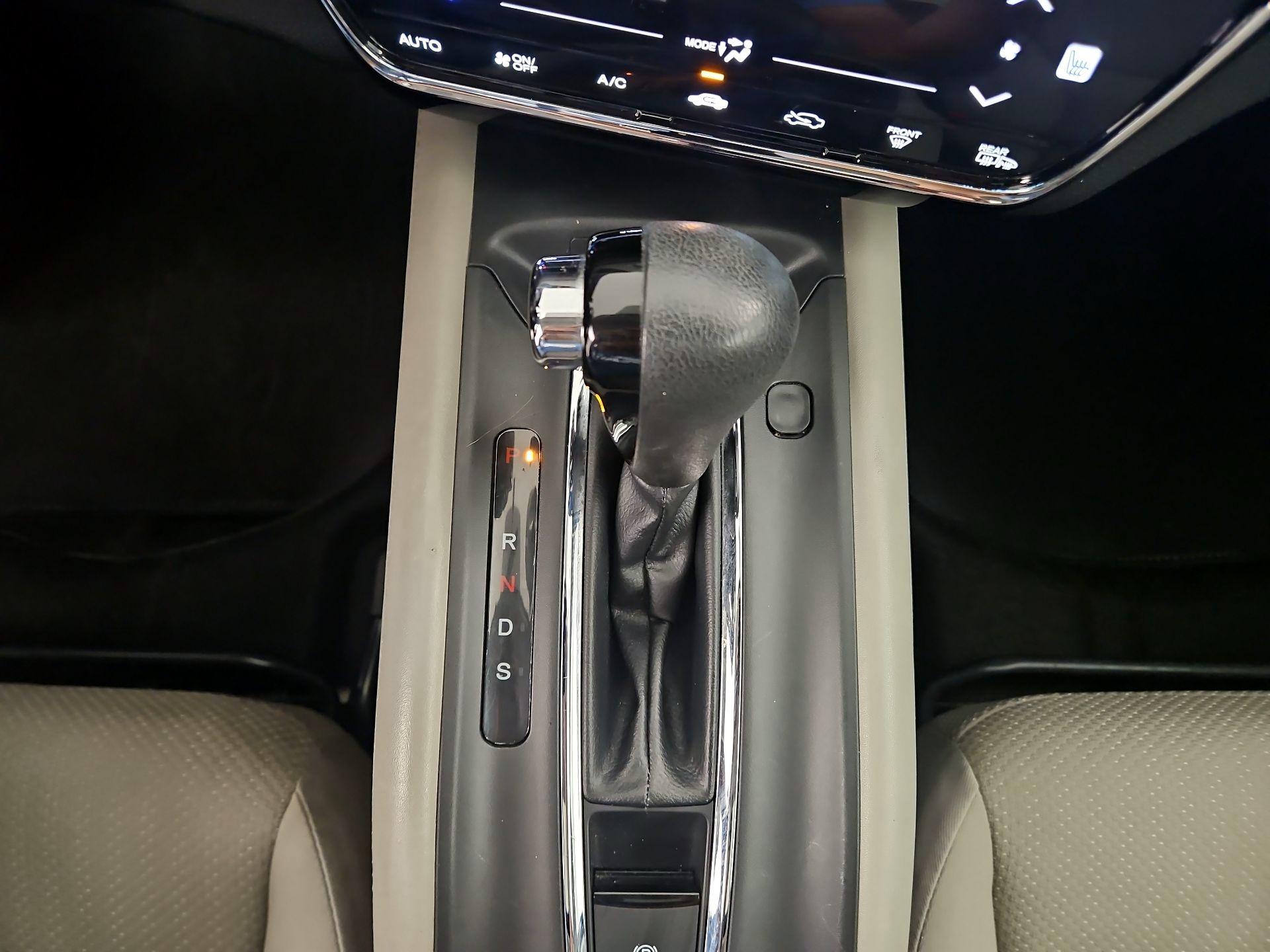 Thumbnail: 2016 Honda HR-V - 15