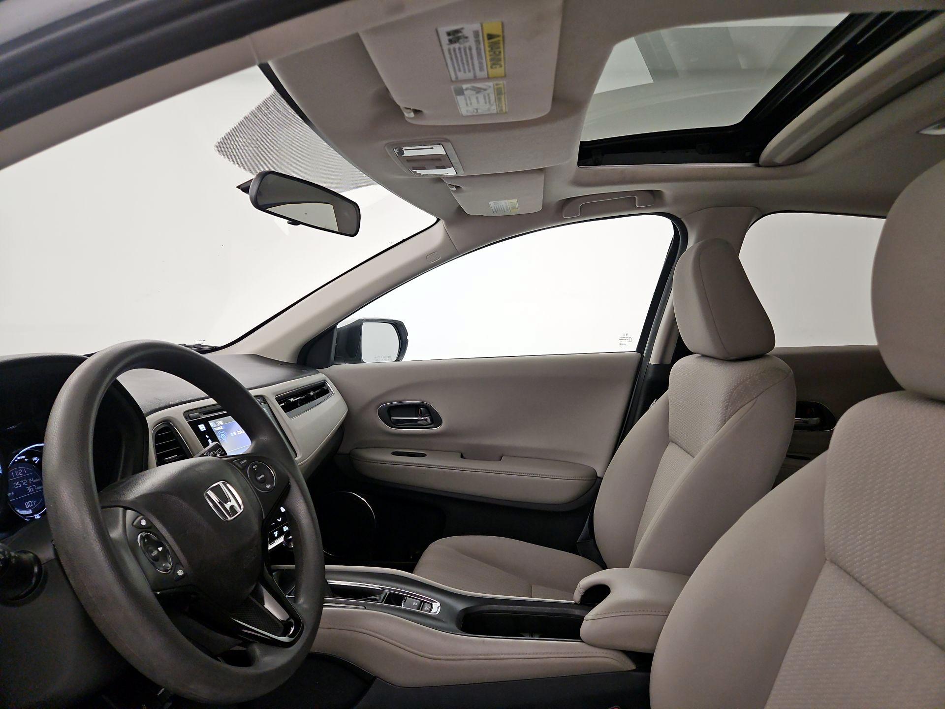 Thumbnail: 2016 Honda HR-V - 17