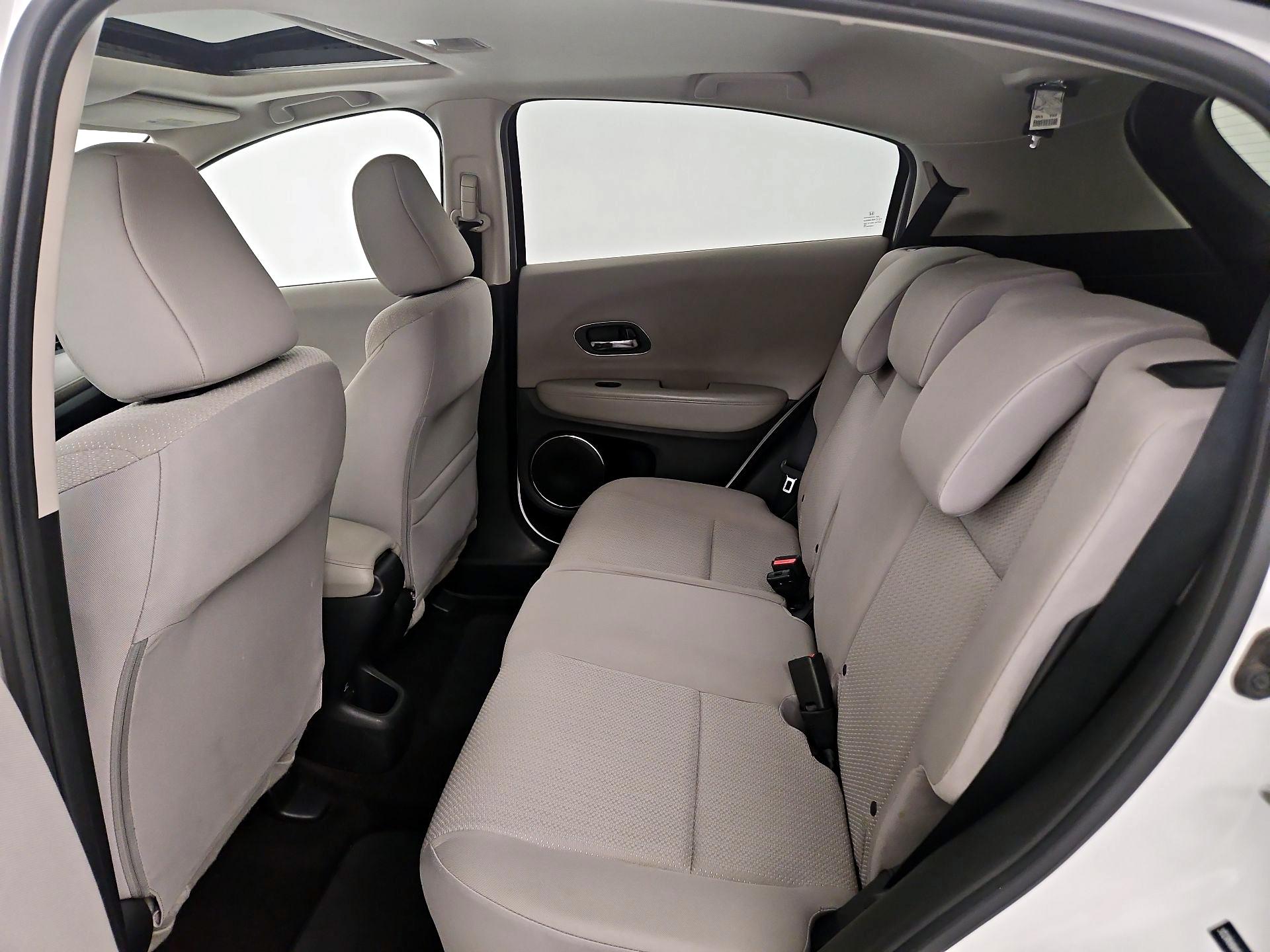 Thumbnail: 2016 Honda HR-V - 18