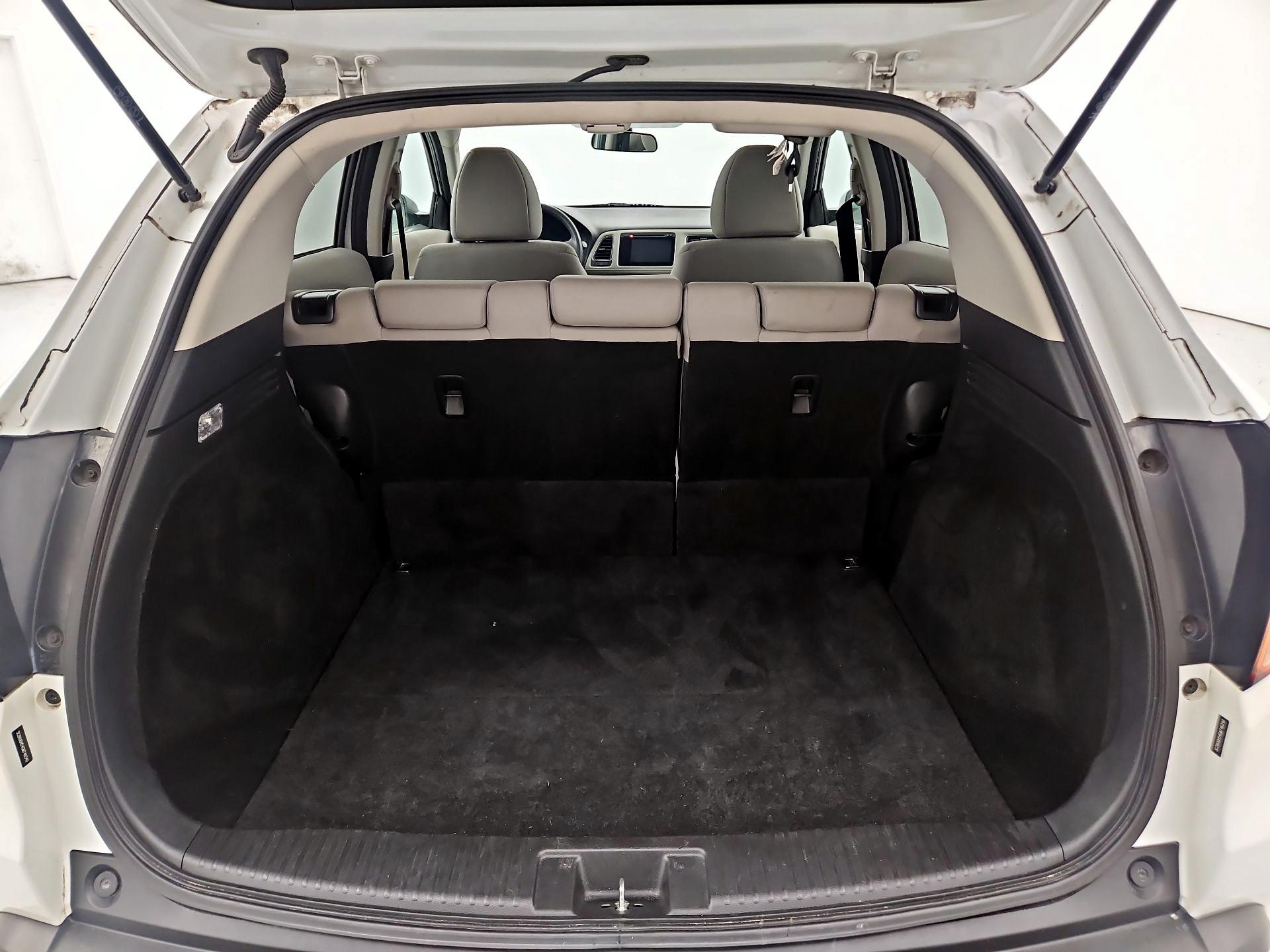 Thumbnail: 2016 Honda HR-V - 19