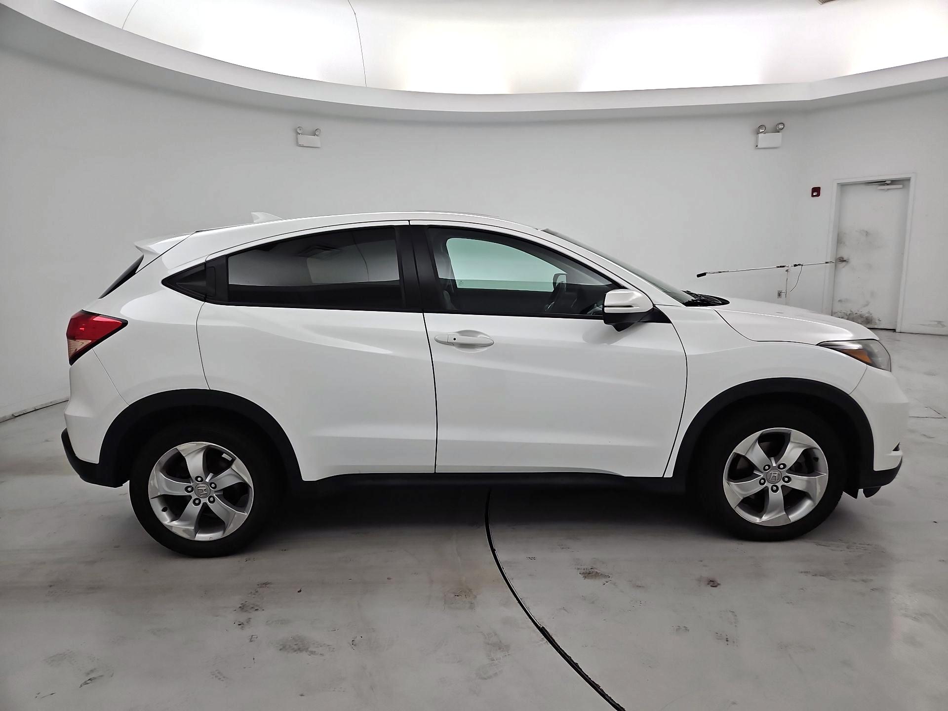 Thumbnail: 2016 Honda HR-V - 4
