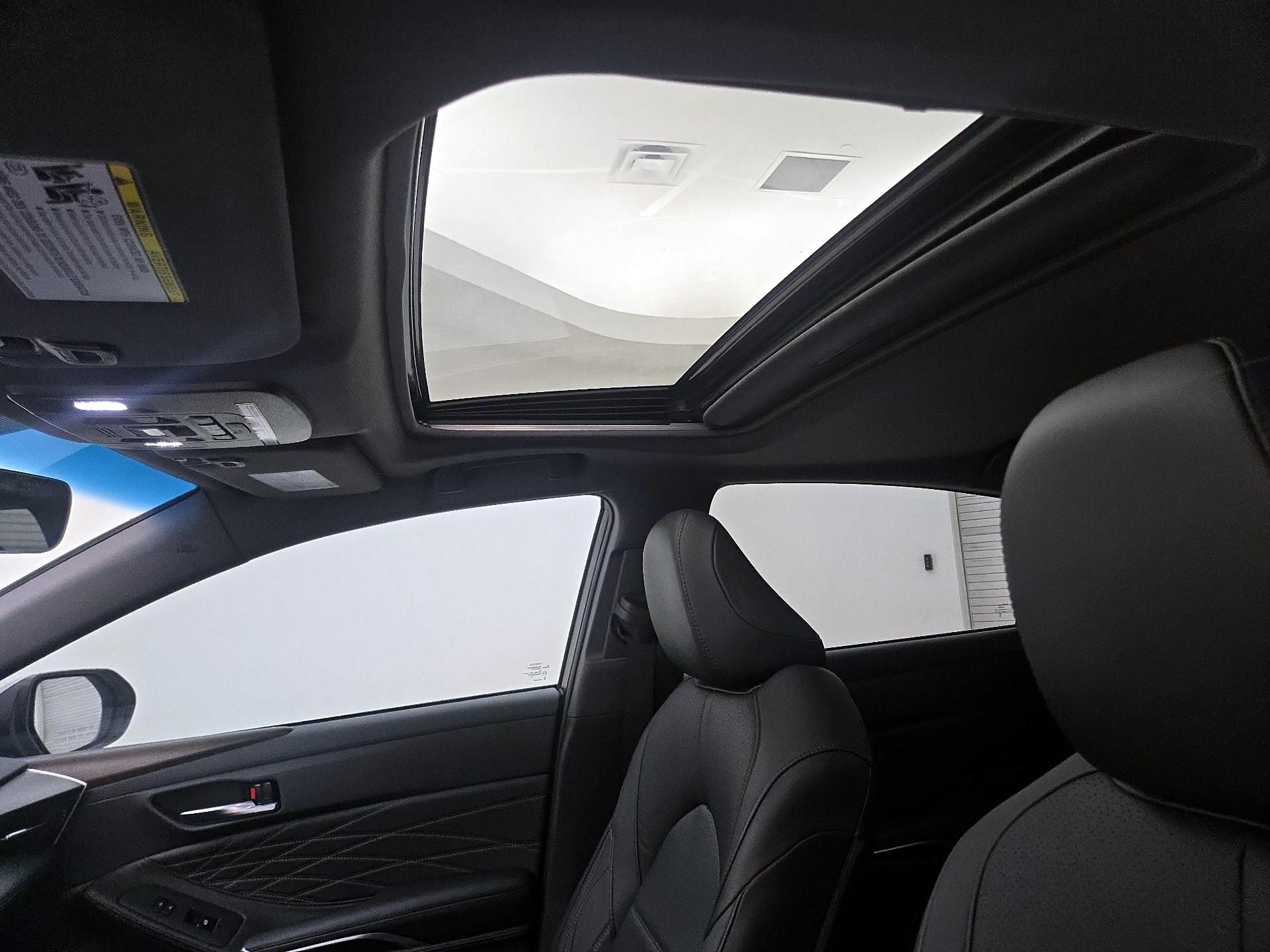Thumbnail: 2021 Toyota Avalon - 20
