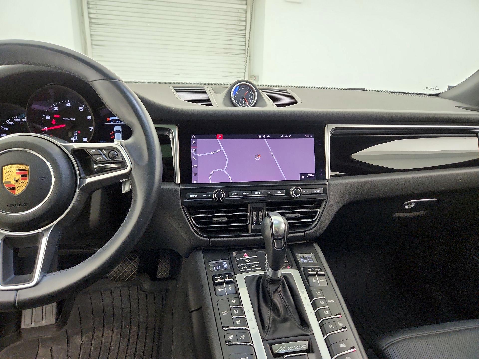 Thumbnail: 2020 Porsche Macan - 9