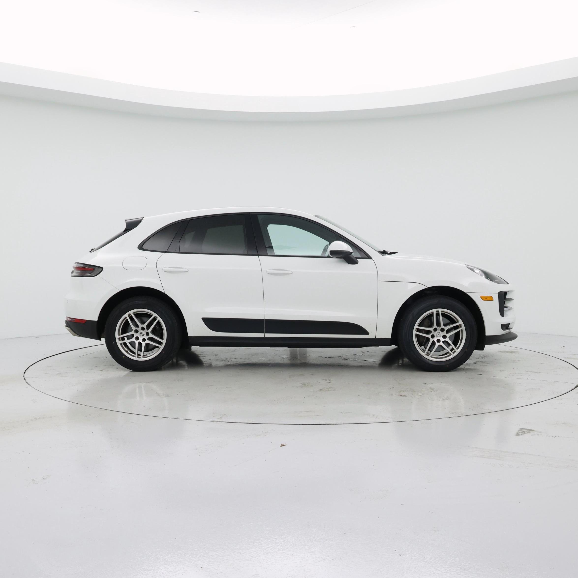 Thumbnail: 2020 Porsche Macan - 7