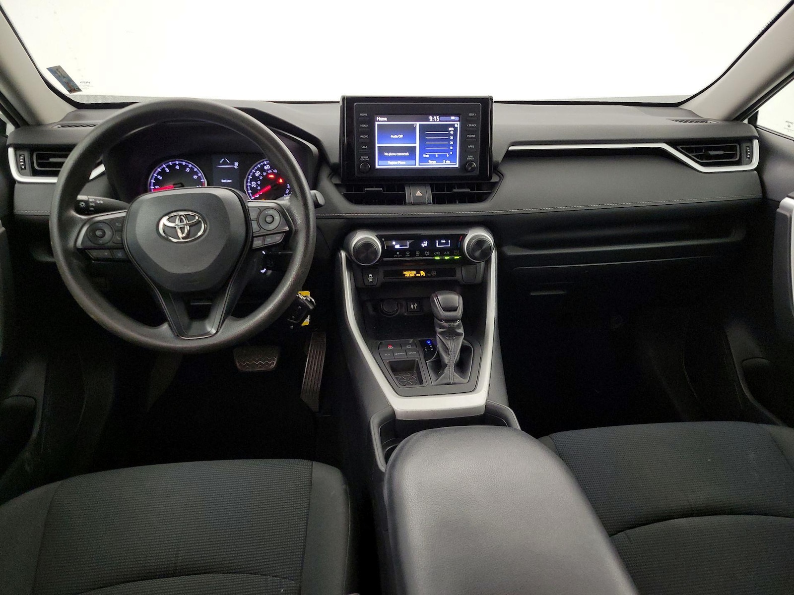 2019 Toyota RAV4 LE - Photo 10