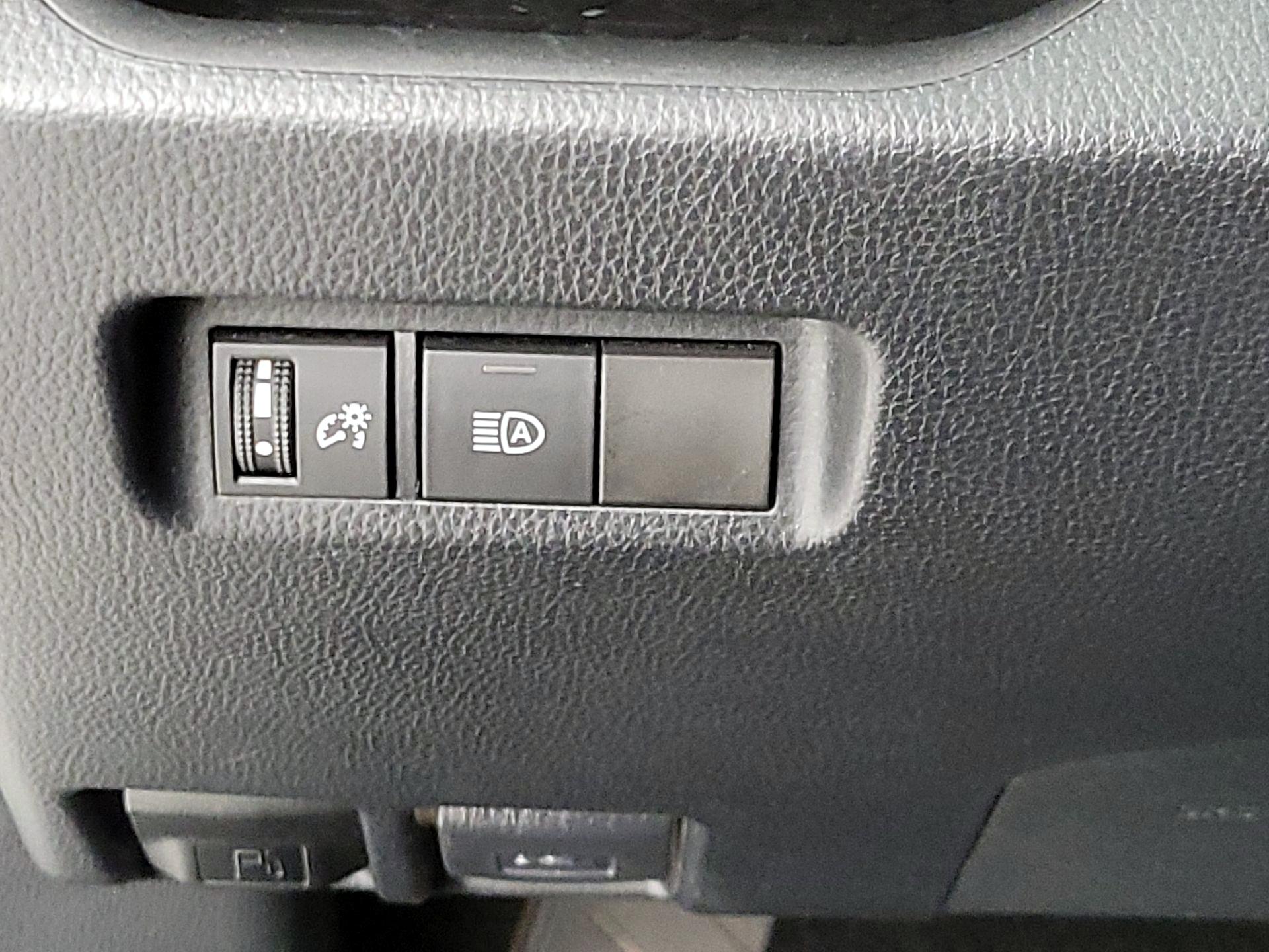 Thumbnail: 2019 Toyota RAV4 - 13
